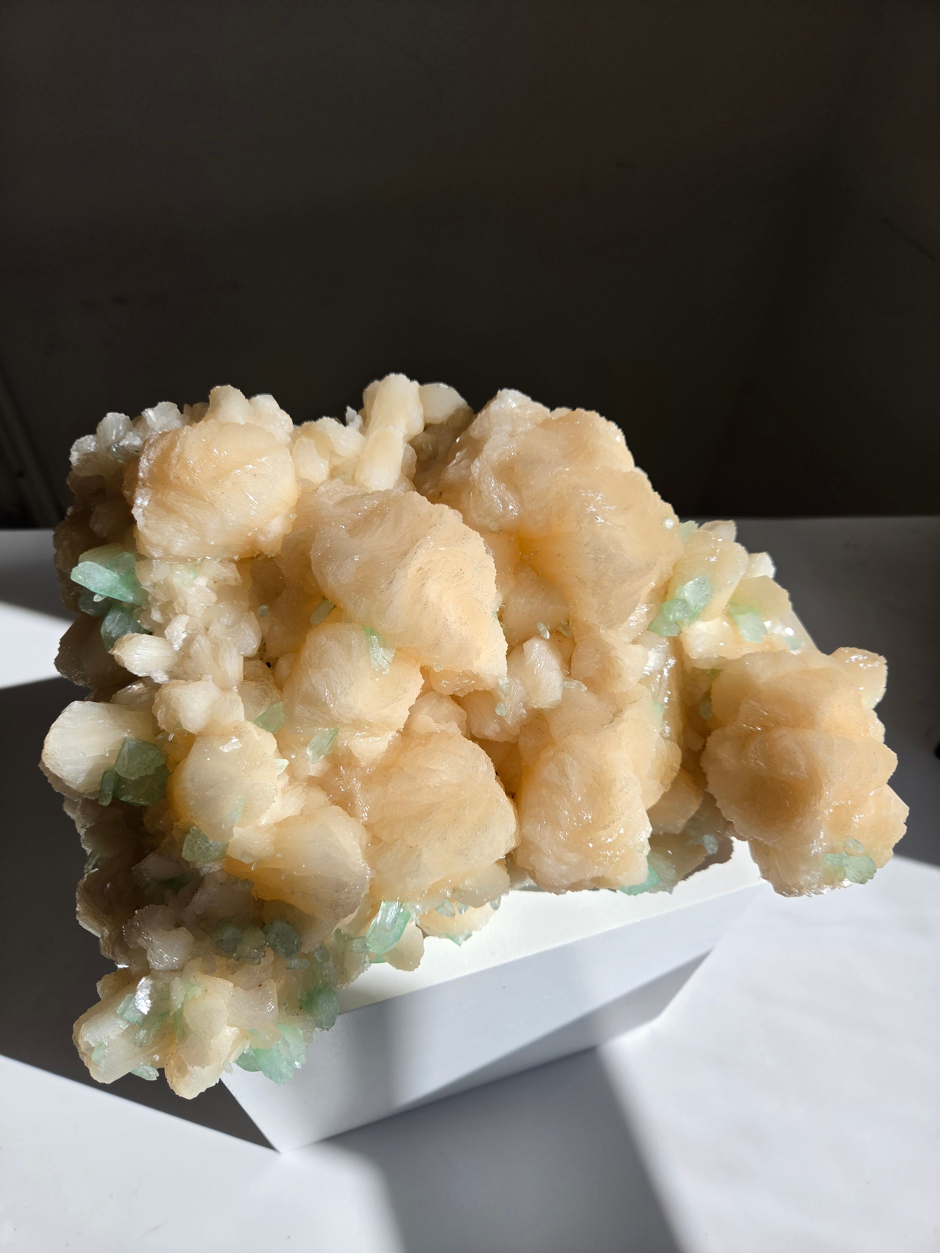 Green Apophyllite x Stilbite Statement