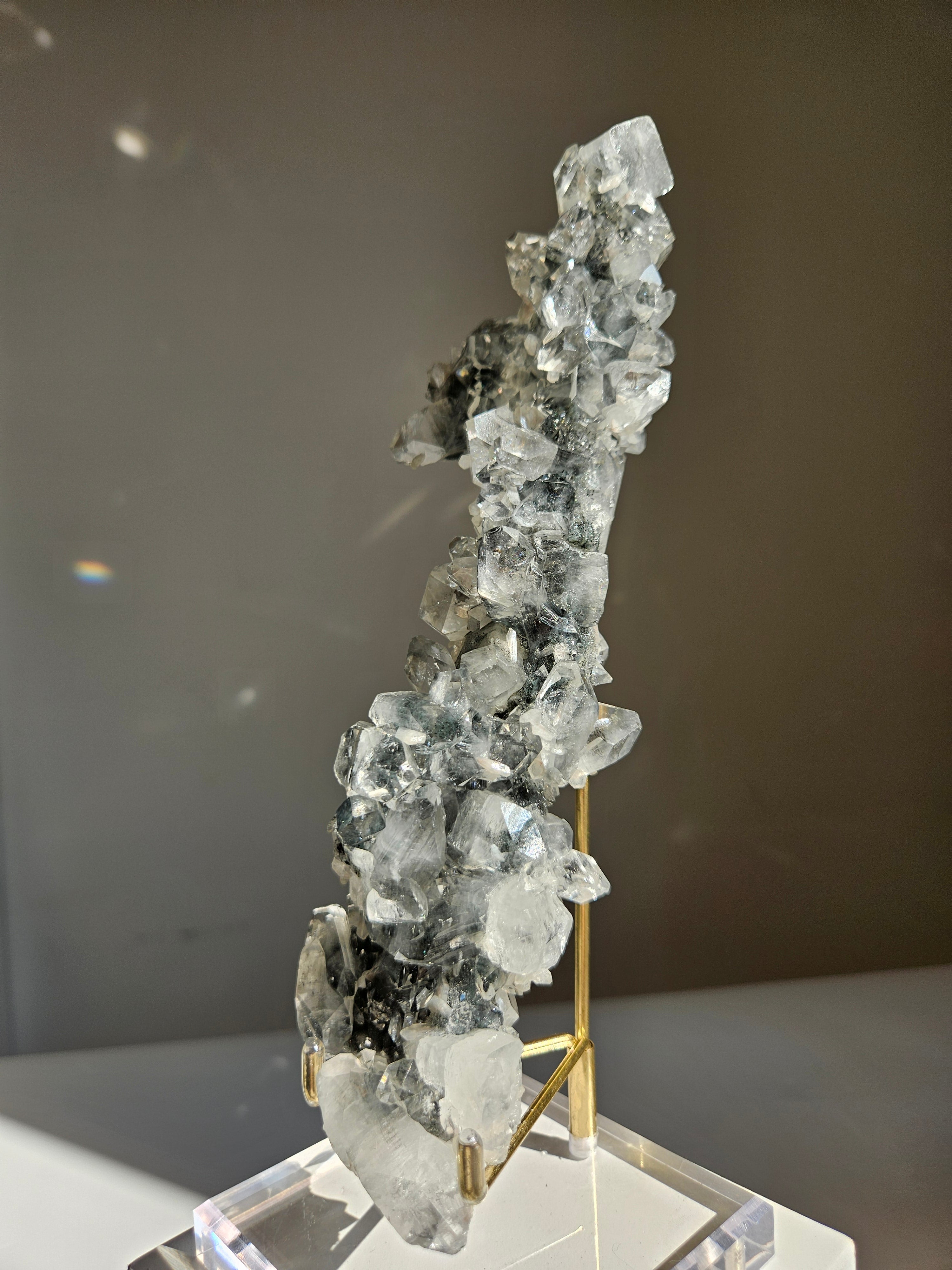 Apophyllite on Black Chalcedony 027