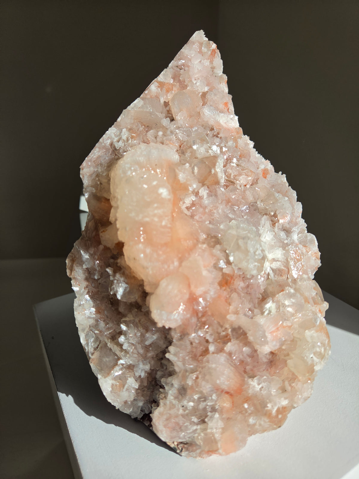 Apophyllite x Stilbite 005