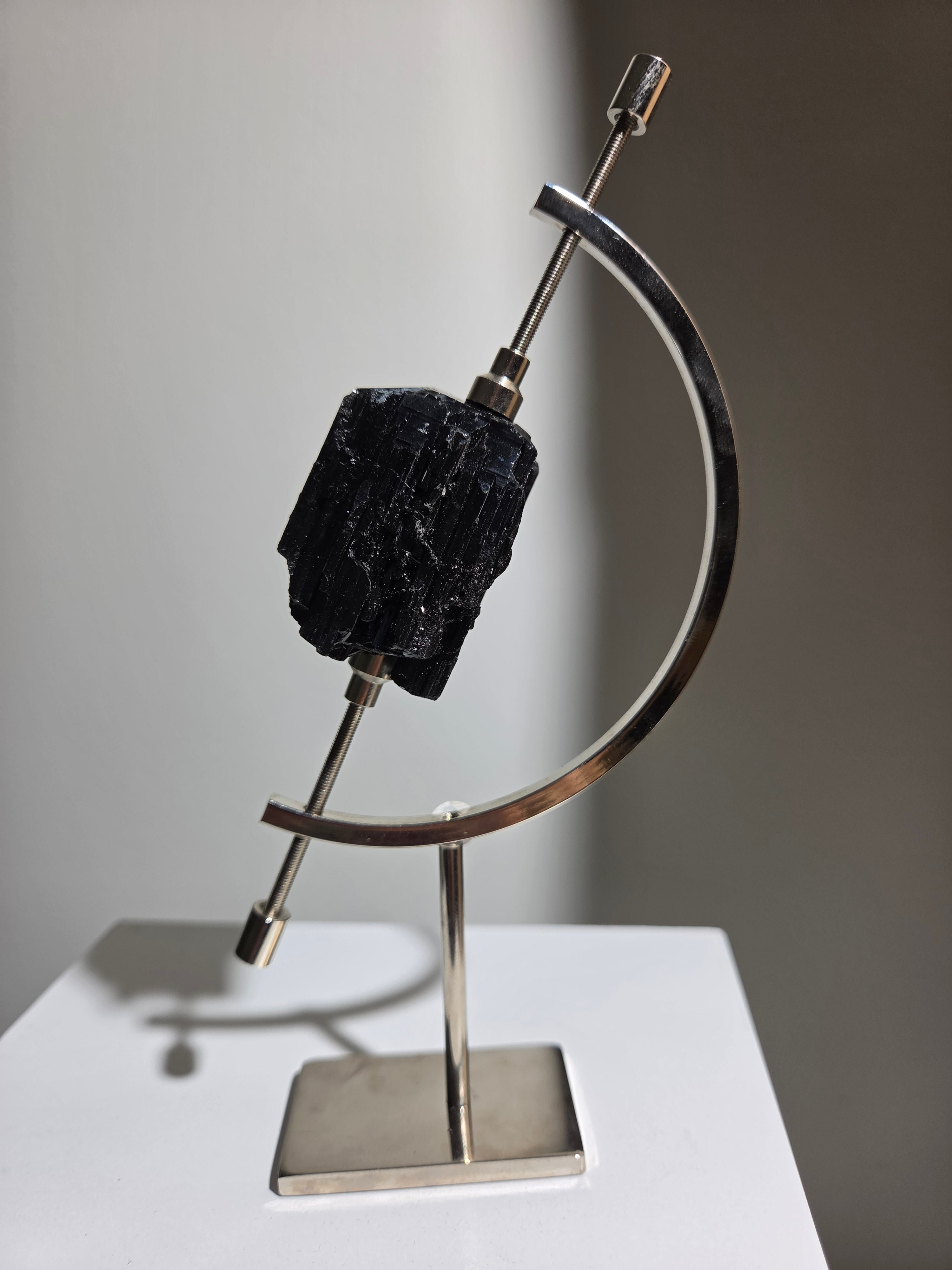 Black Tourmaline on caliper 003