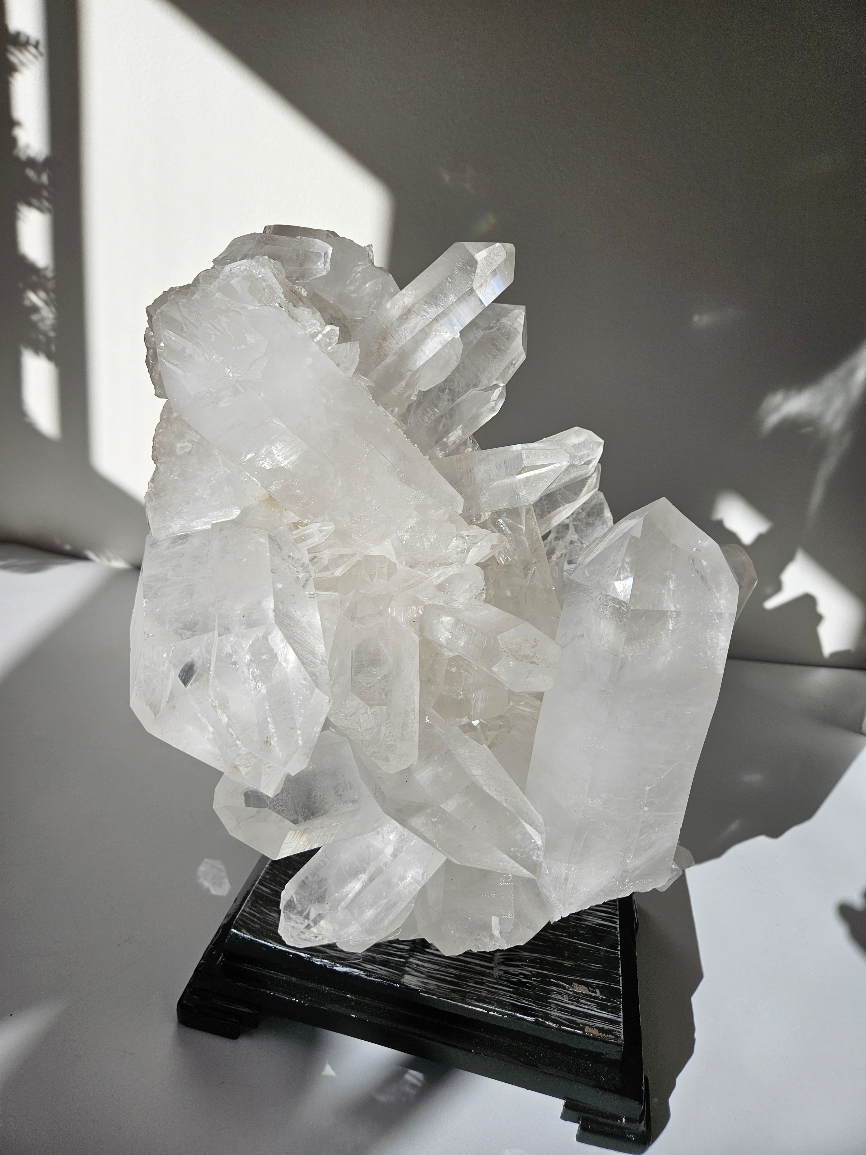 XL Quartz Cluster Statement
