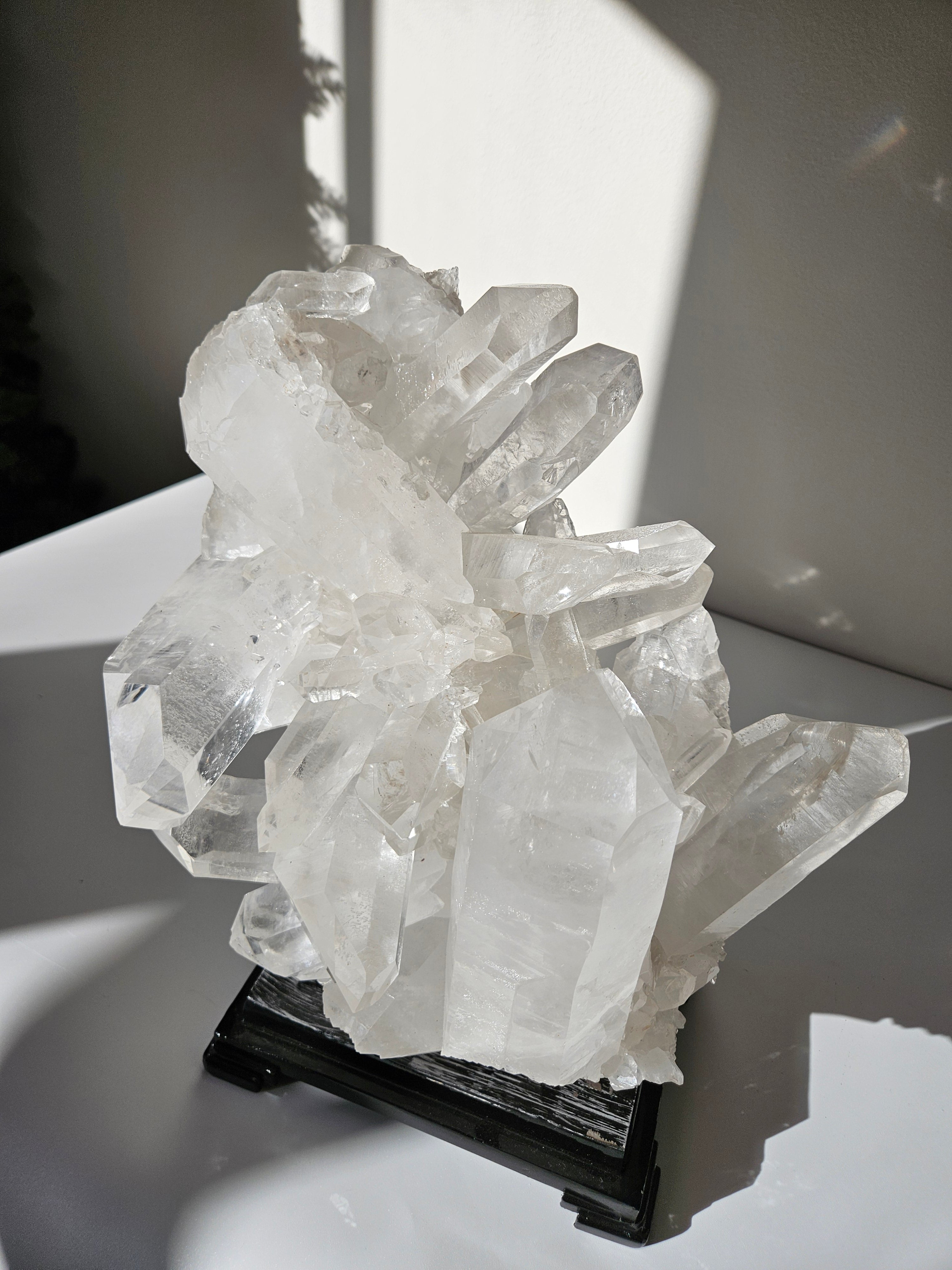 XL Quartz Cluster Statement