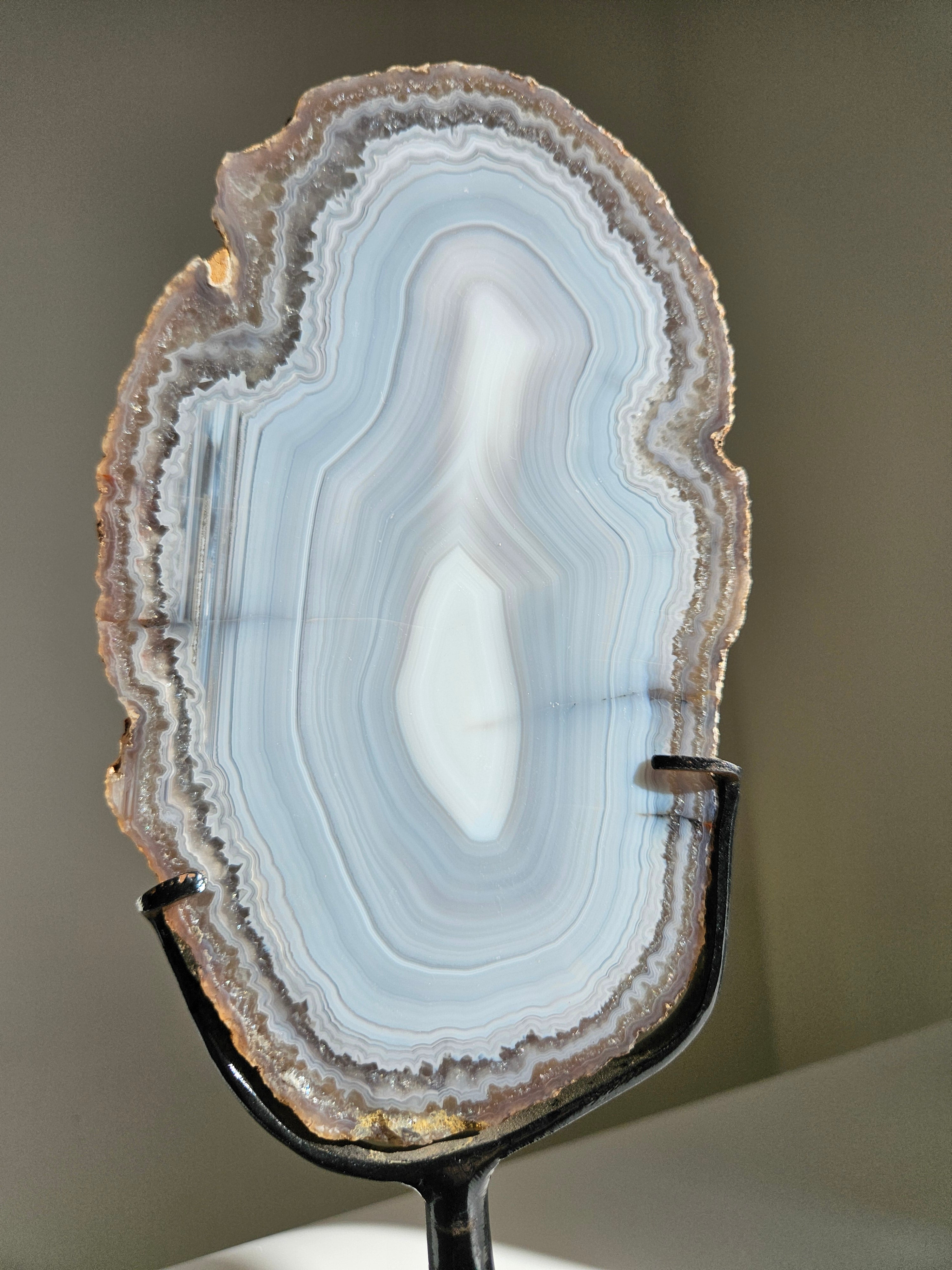 Agate Slab on Stand 006