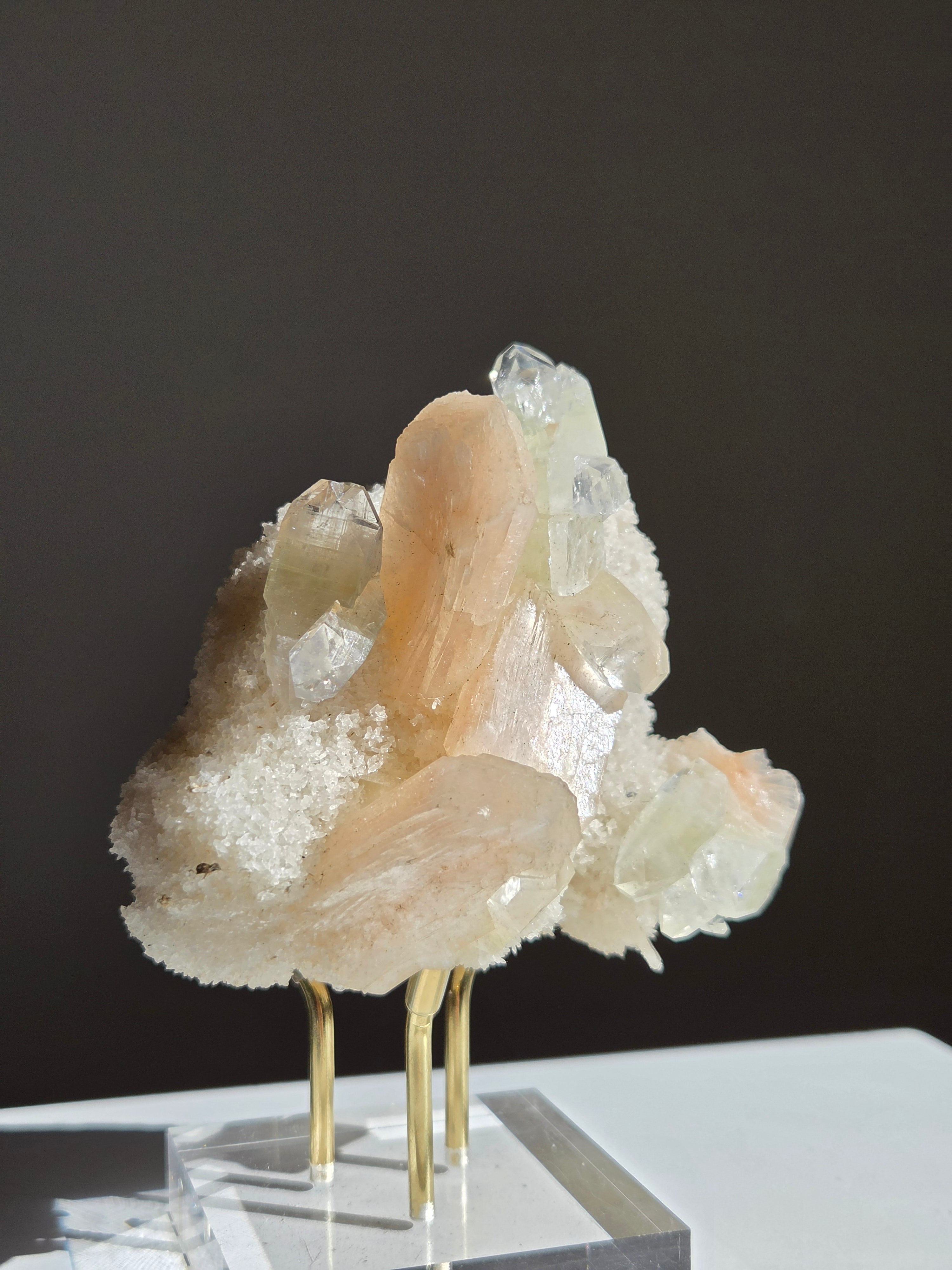 Apophyllite x Stilbite 006