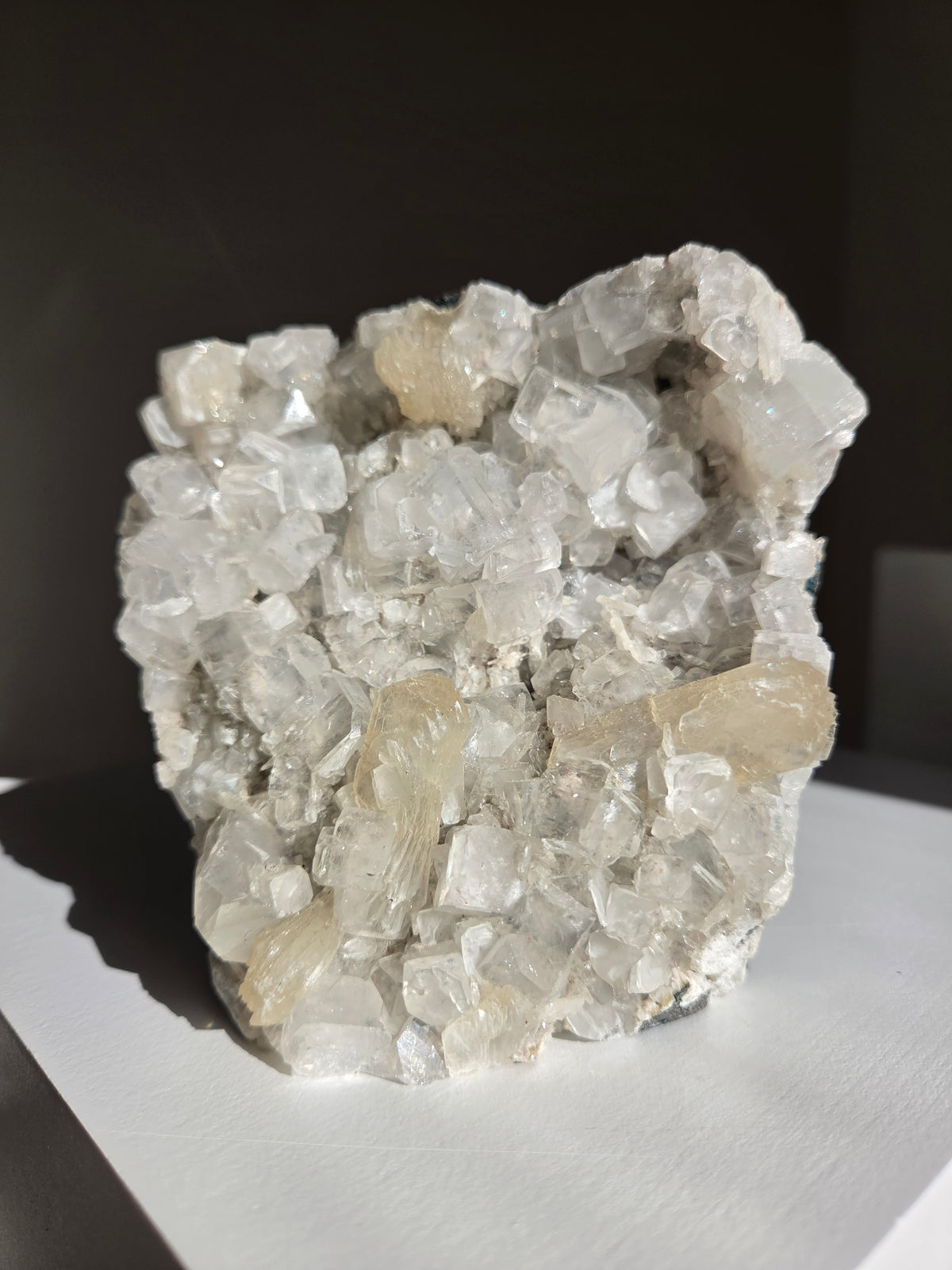 Apophyllite x Stilbite 001