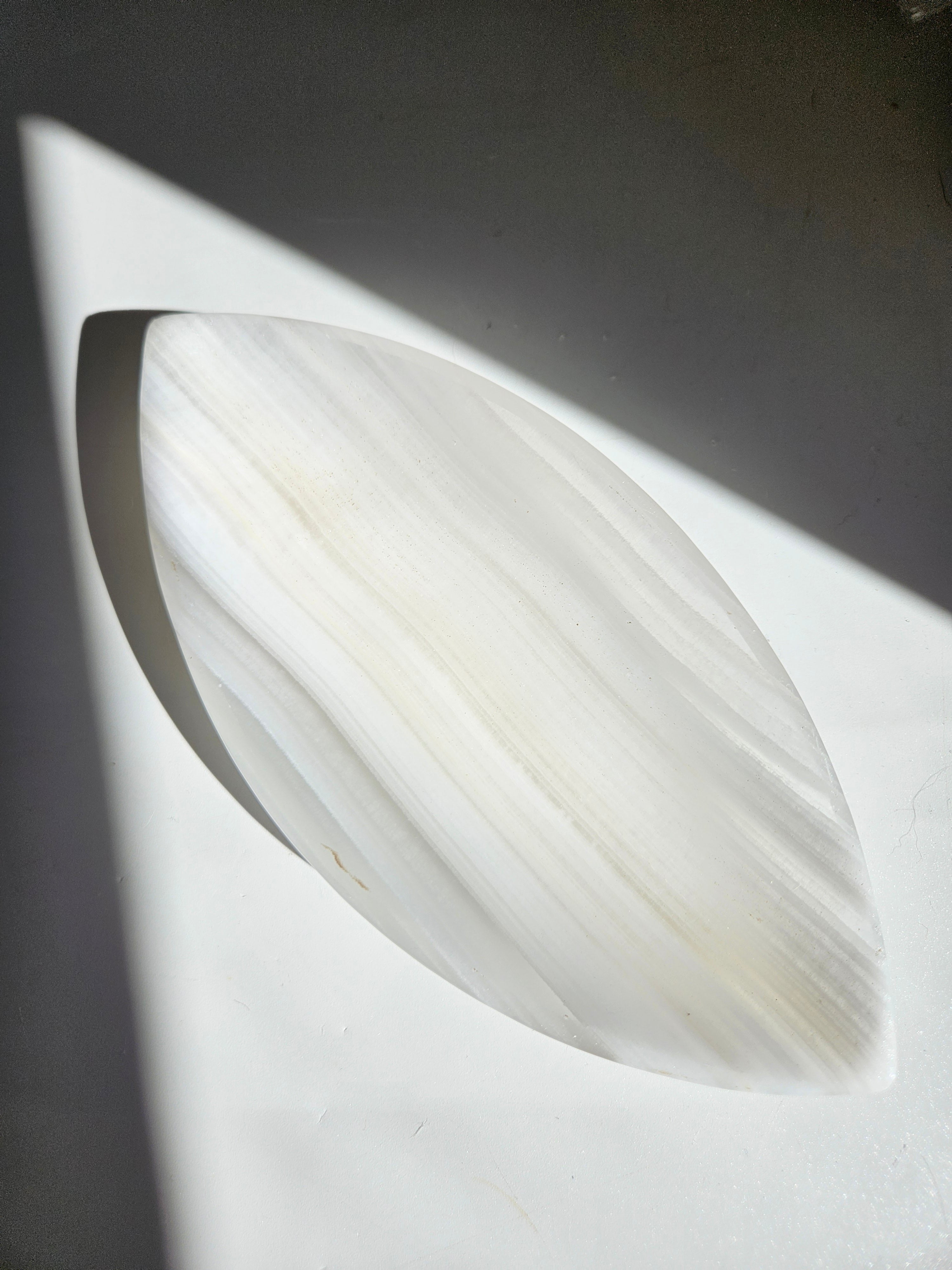 Onyx Marquise Dish 008