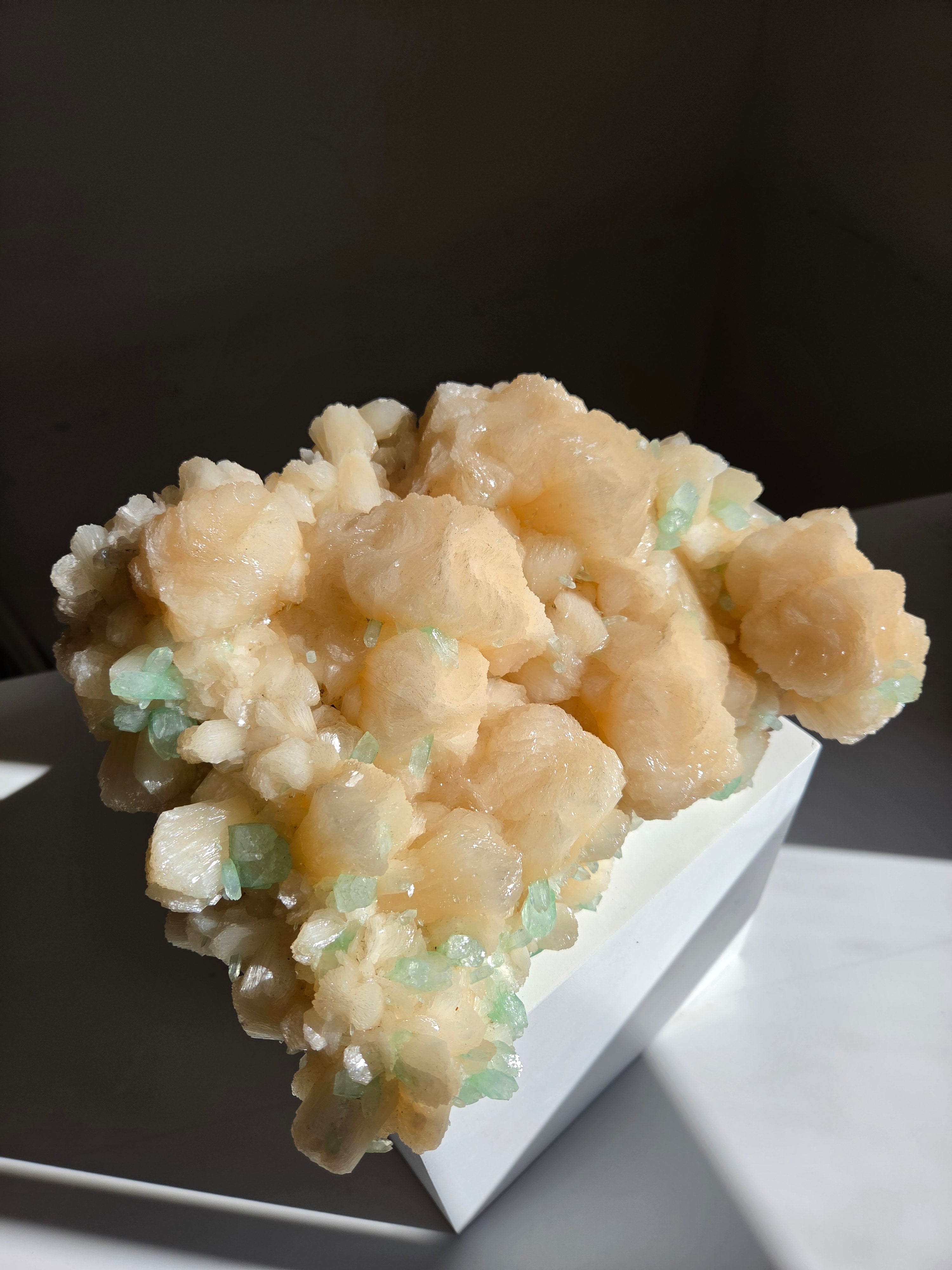 Green Apophyllite x Stilbite Statement