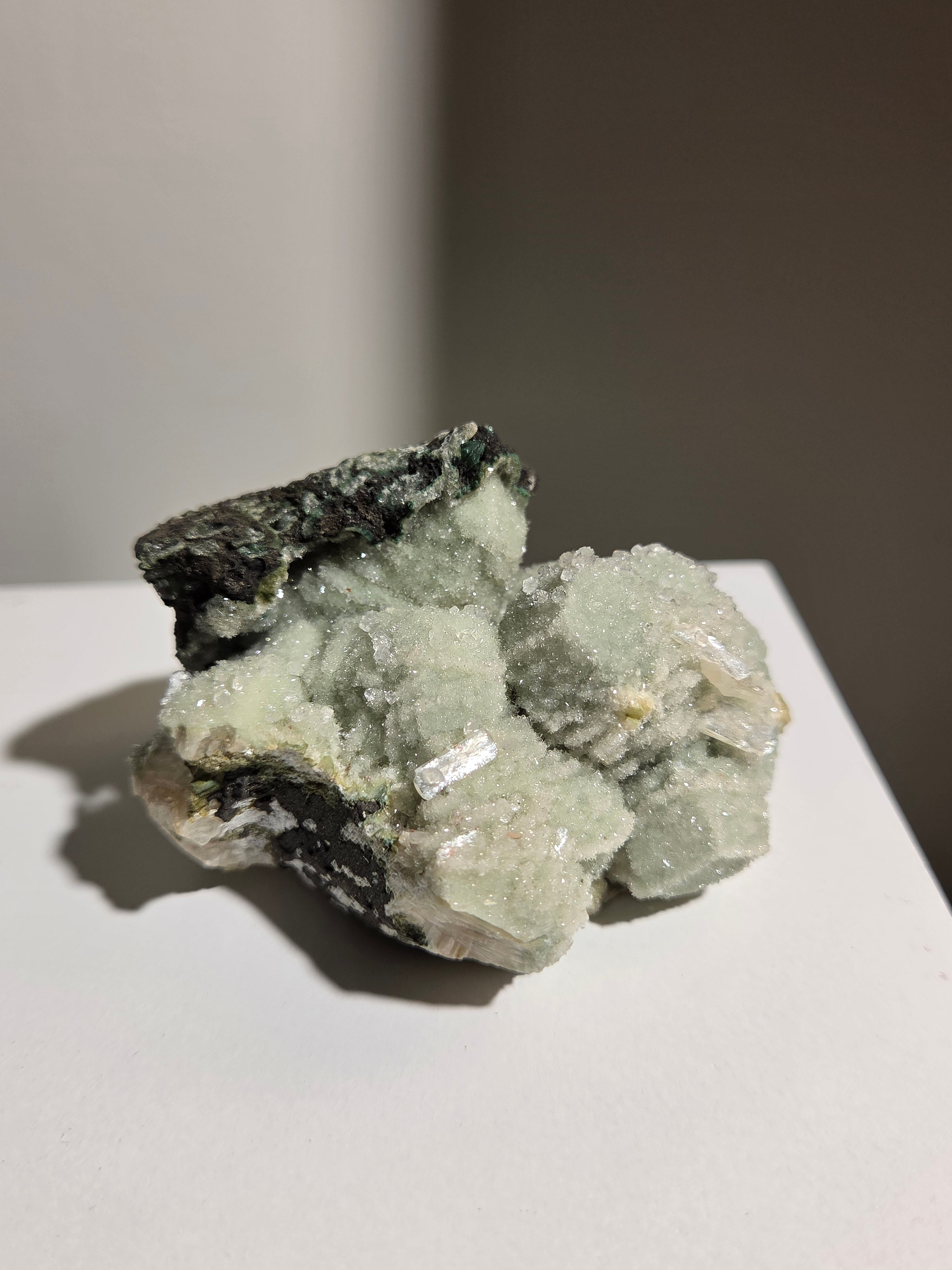 Chalcedony x Calcite 001