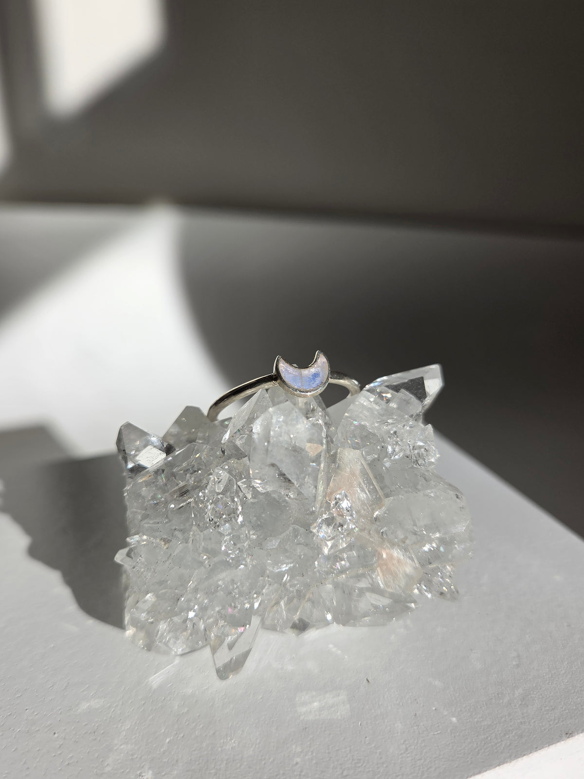 Size Ten| Moonstone Ring | silver 046