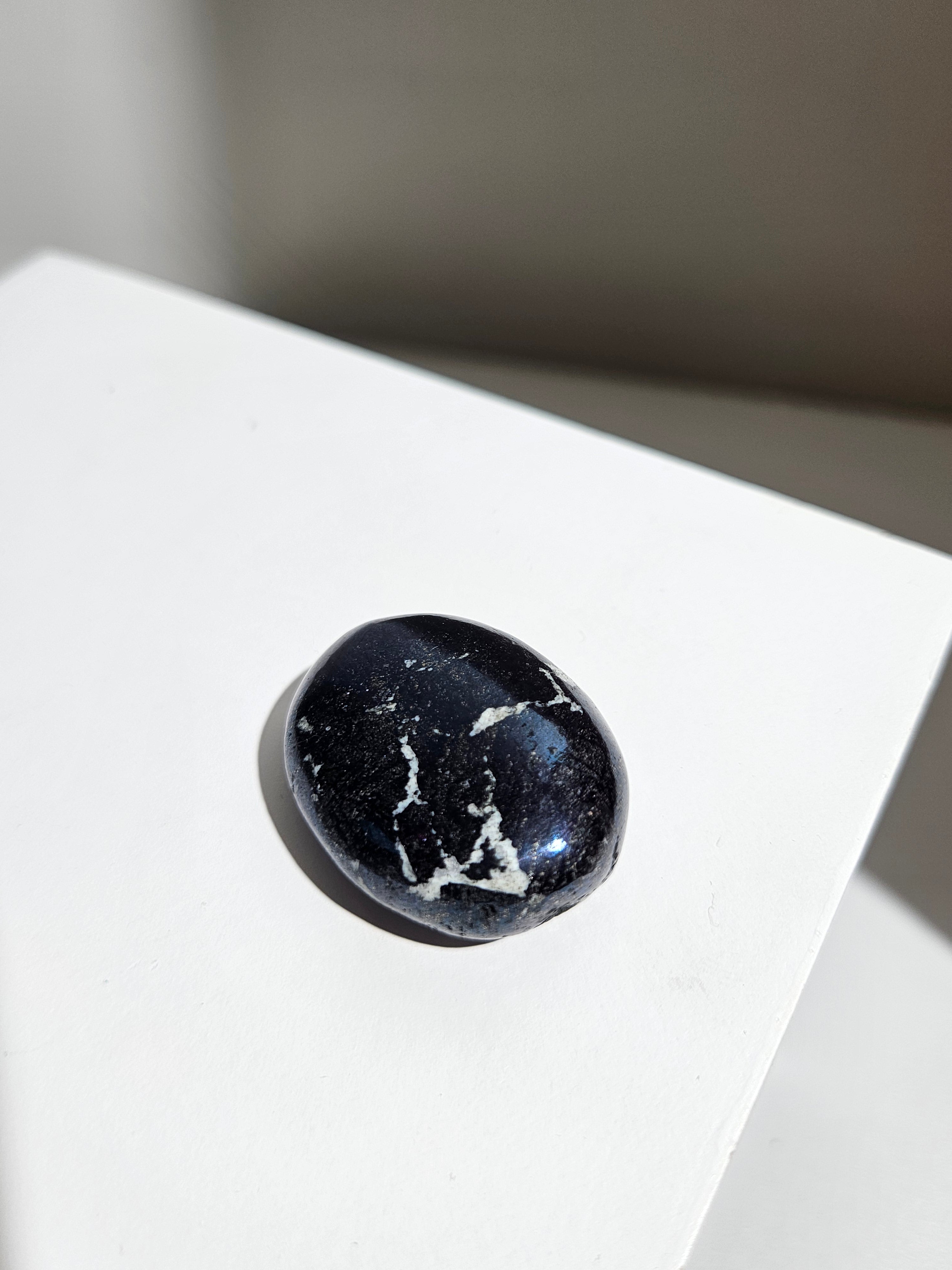 Peruvian Covelite Palmstone 001