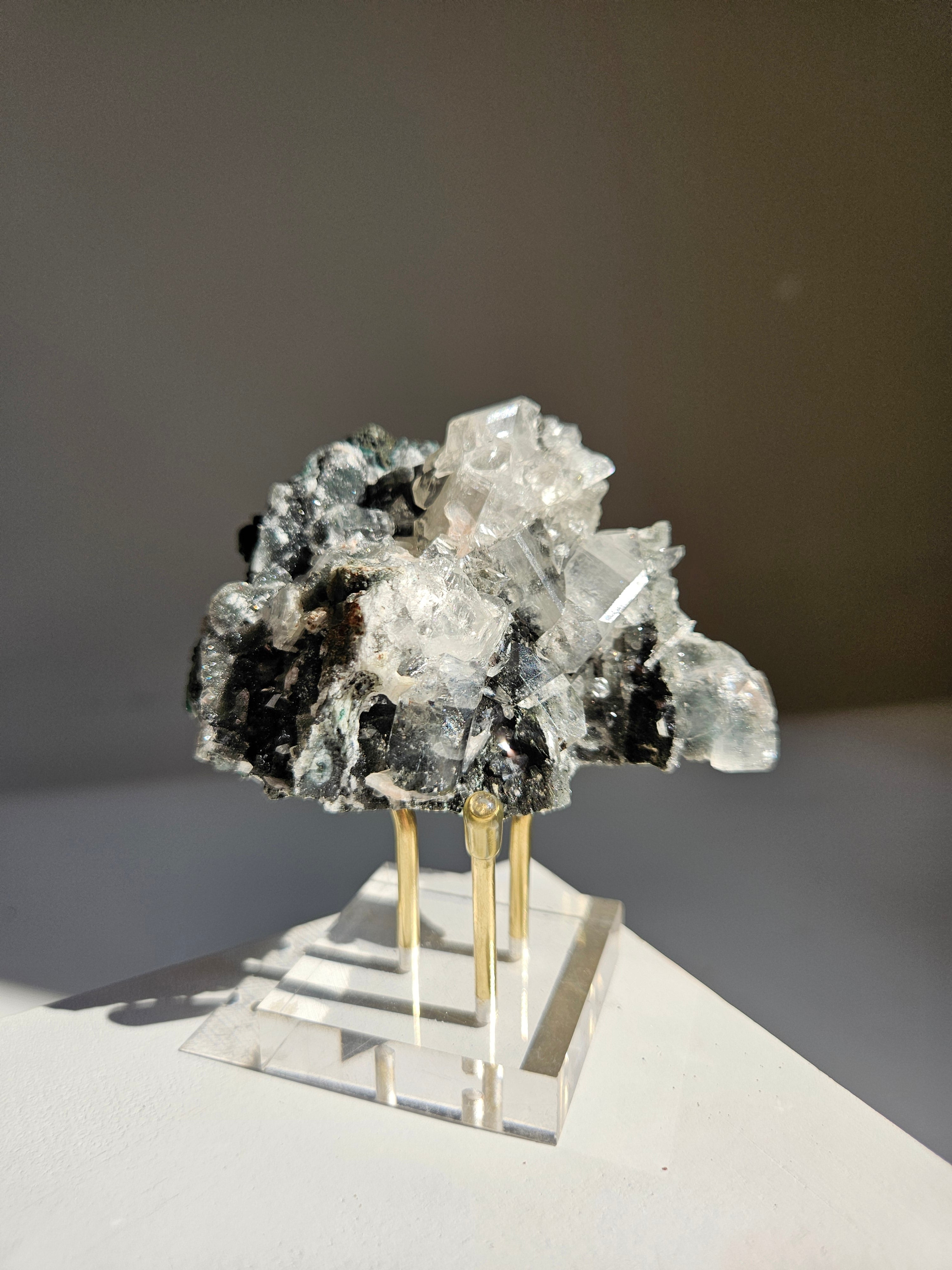 Apophyllite on Black Chalcedony 012