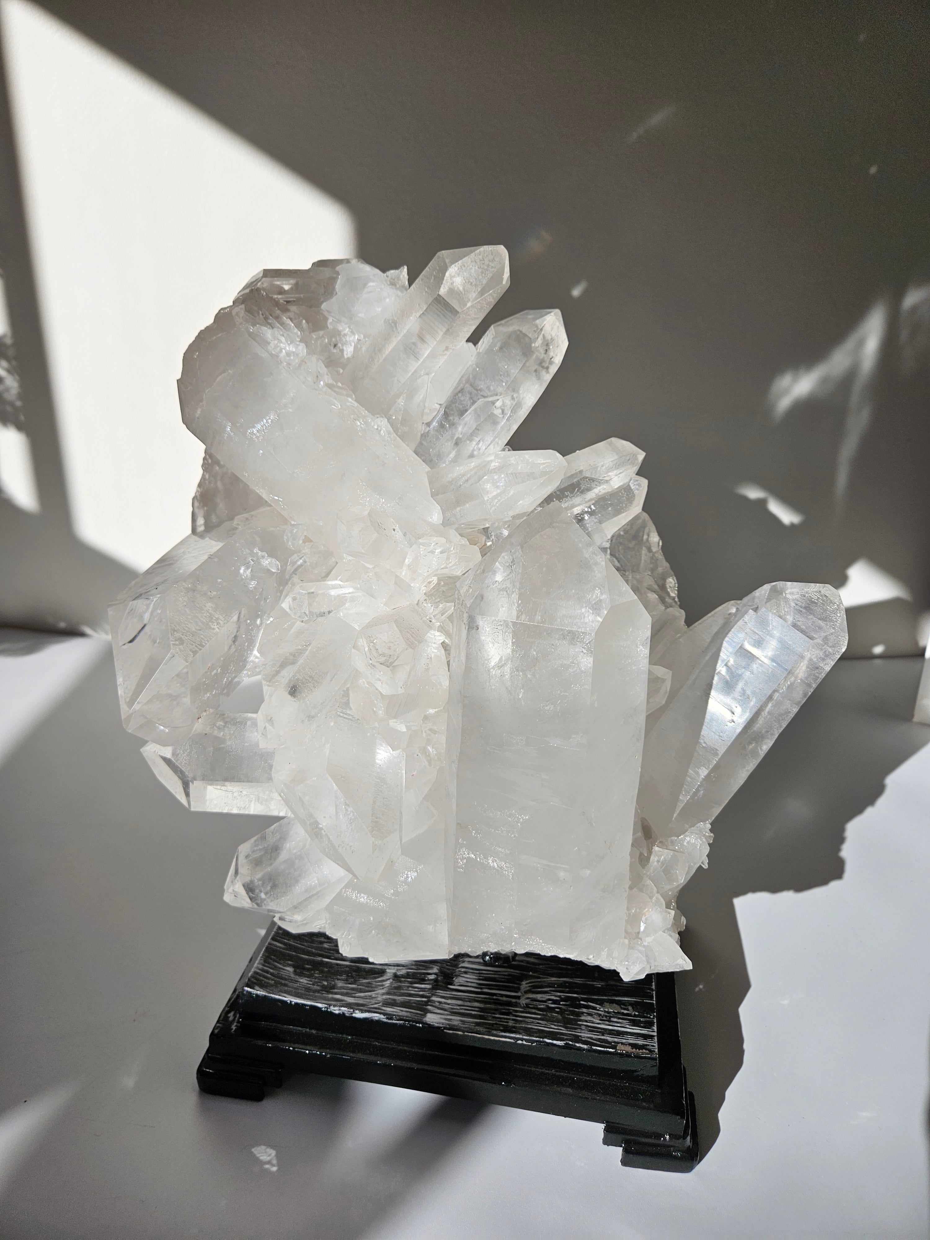XL Quartz Cluster Statement