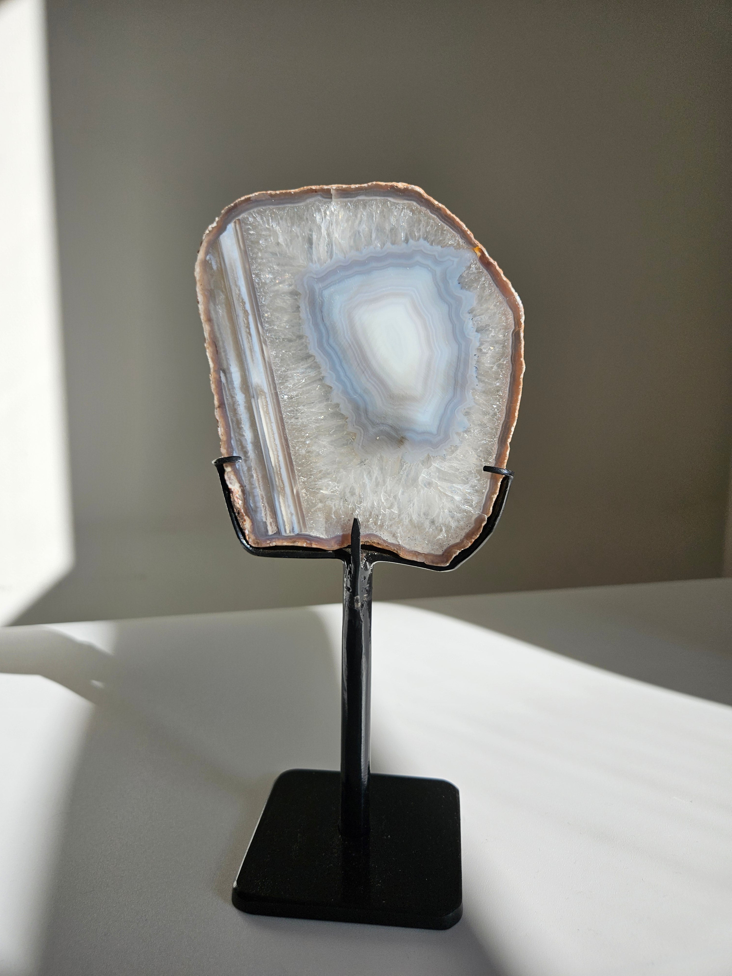 Agate Slab on Stand 002