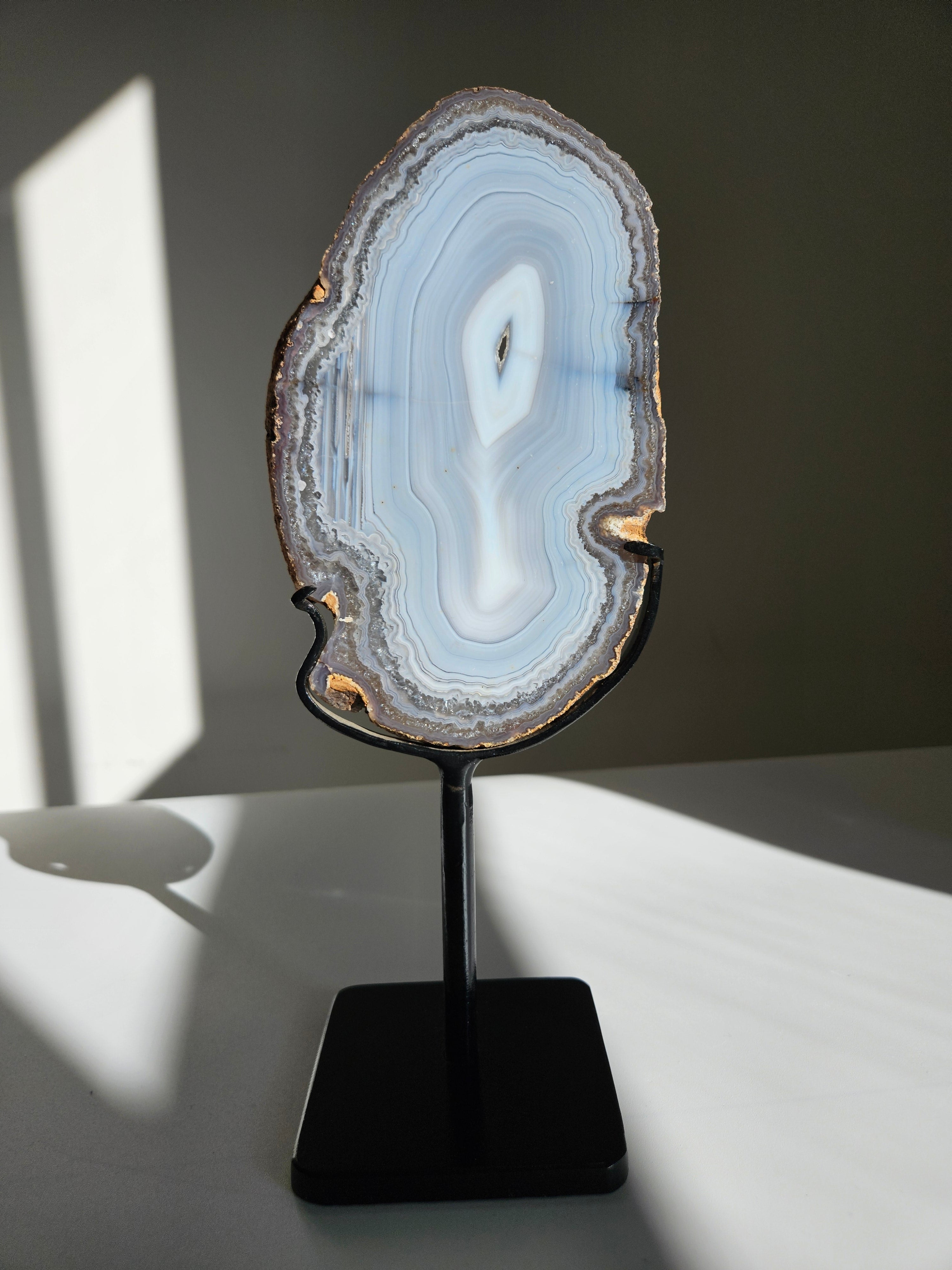Agate Slab on Stand 001