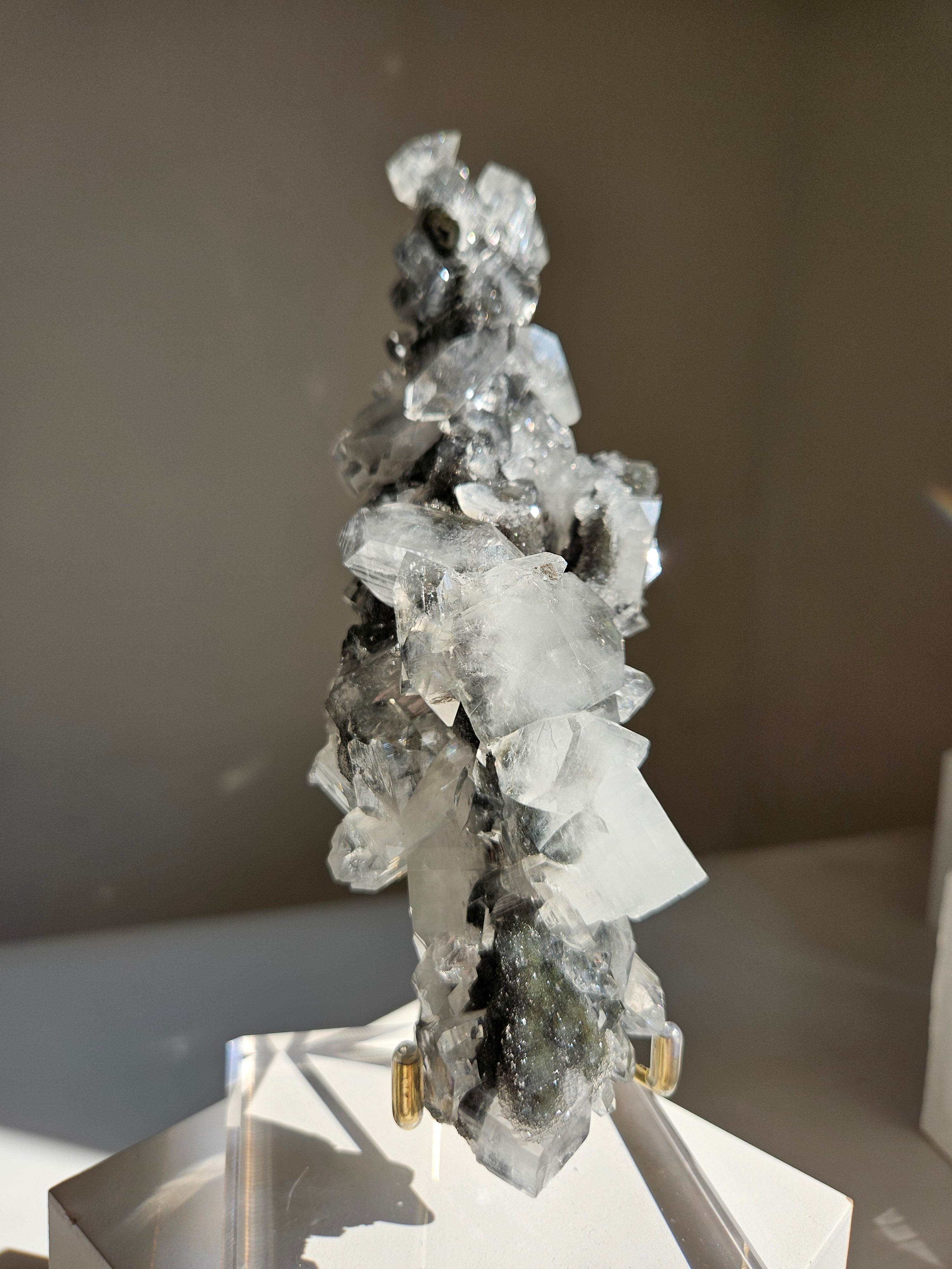 Apophyllite on Black Chalcedony 026