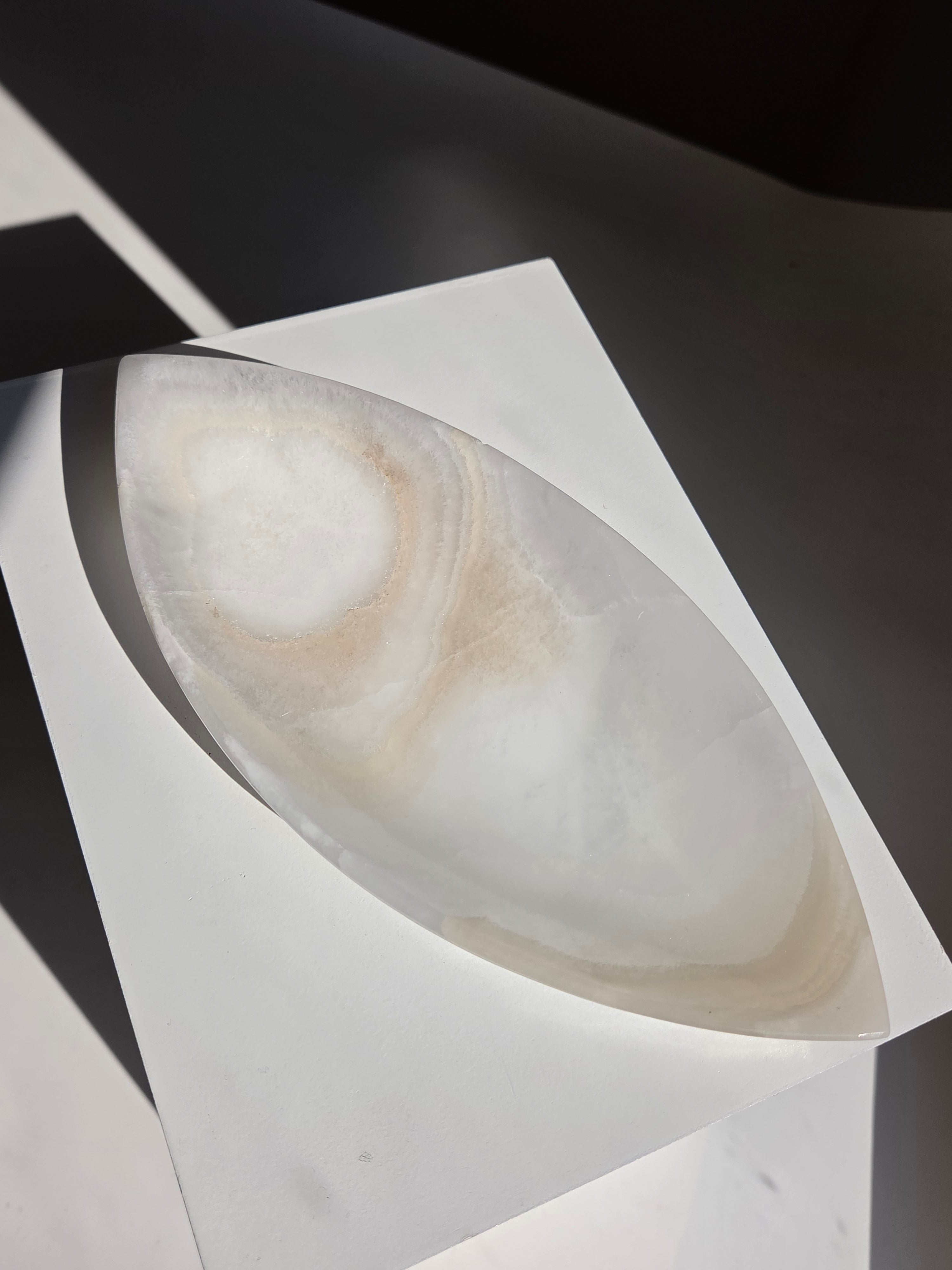 Onyx Marquise Dish 008