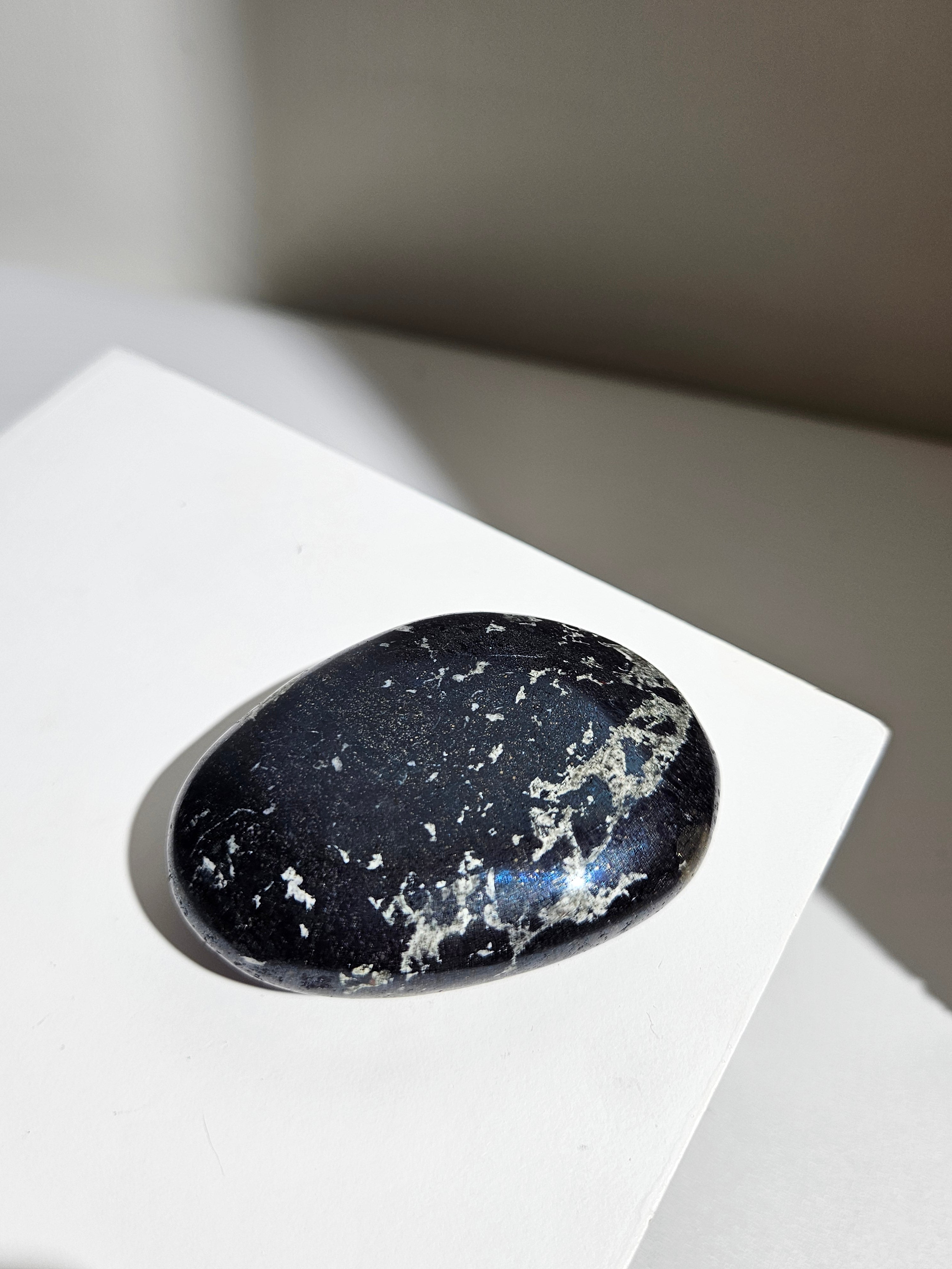 Peruvian Covelite Palmstone 008