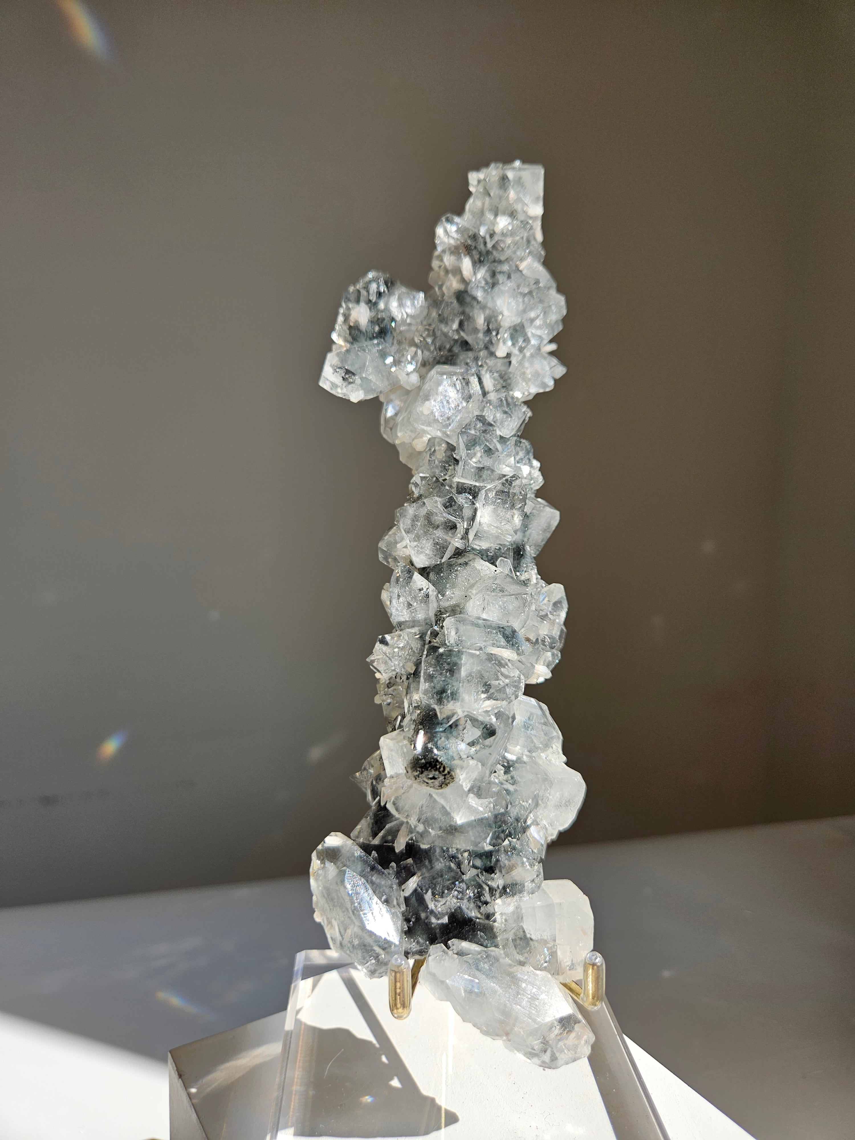 Apophyllite on Black Chalcedony 027