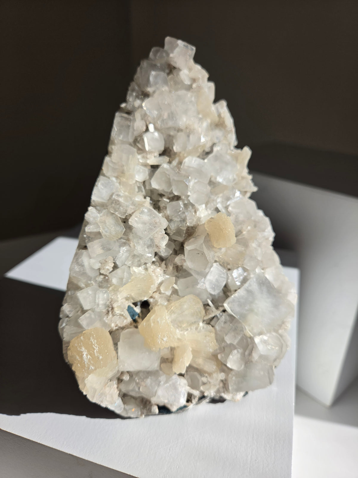 Apophyllite x Stilbite 002