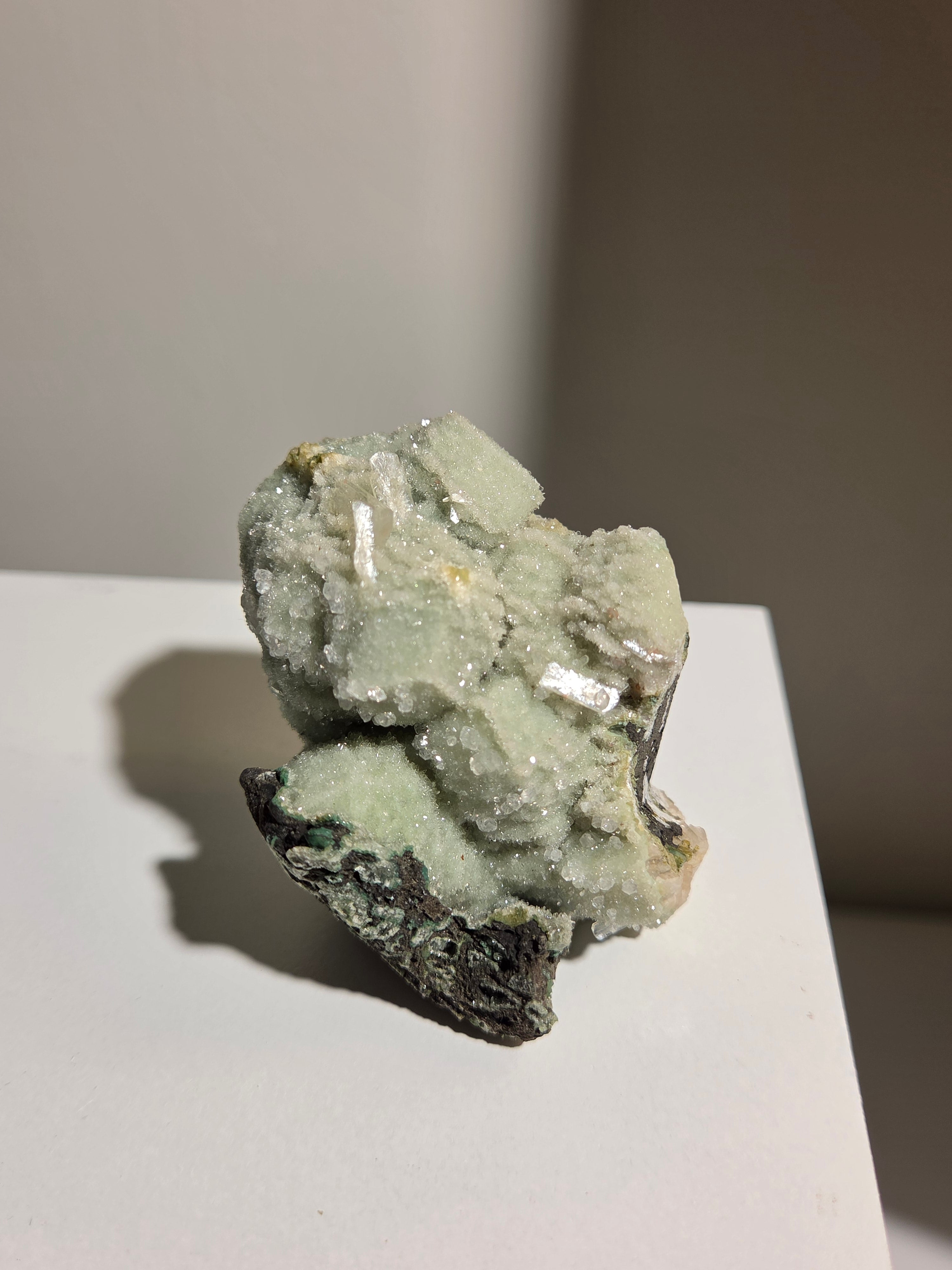 Chalcedony x Calcite 001