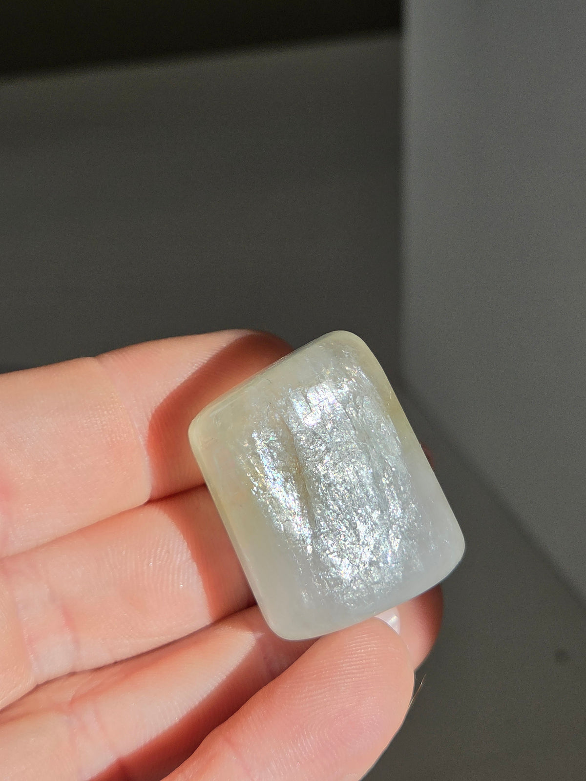 Minty Apophyllite Tumbled 003