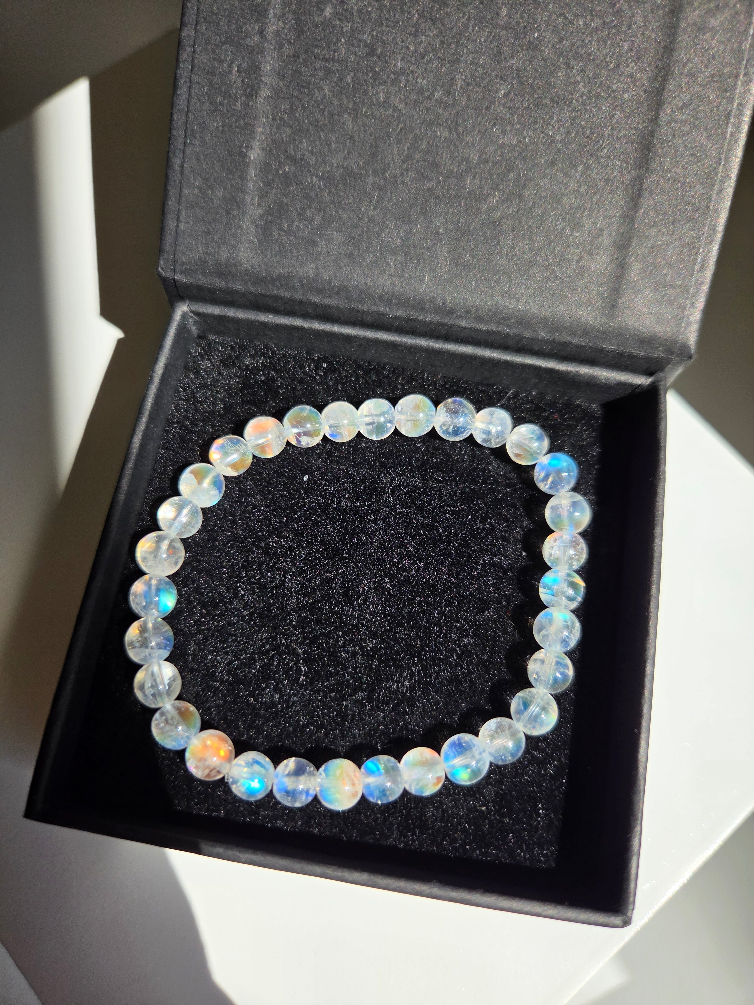 HQ Malagasy Moonstone Bracelet 008 | 6mm