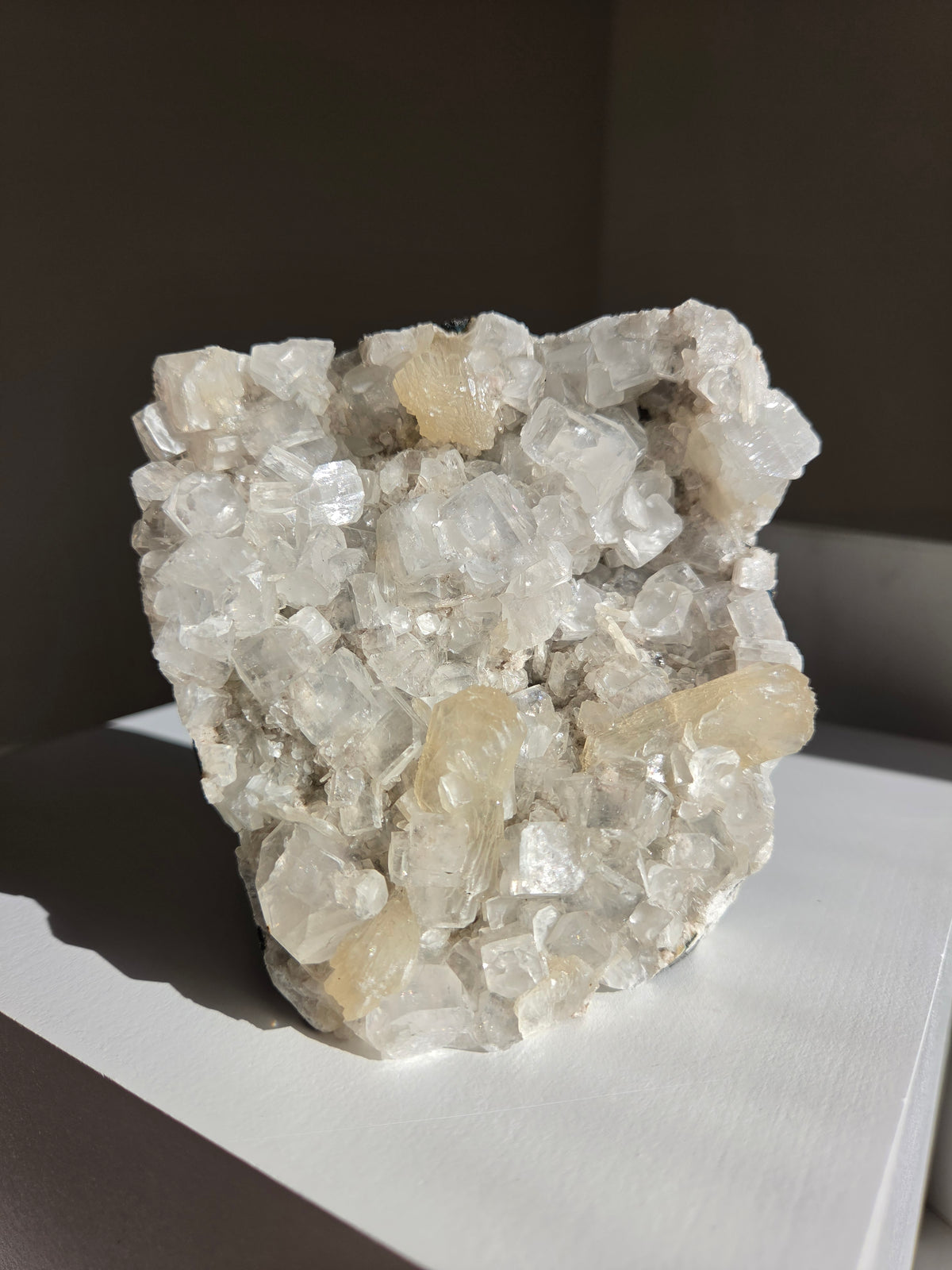 Apophyllite x Stilbite 001