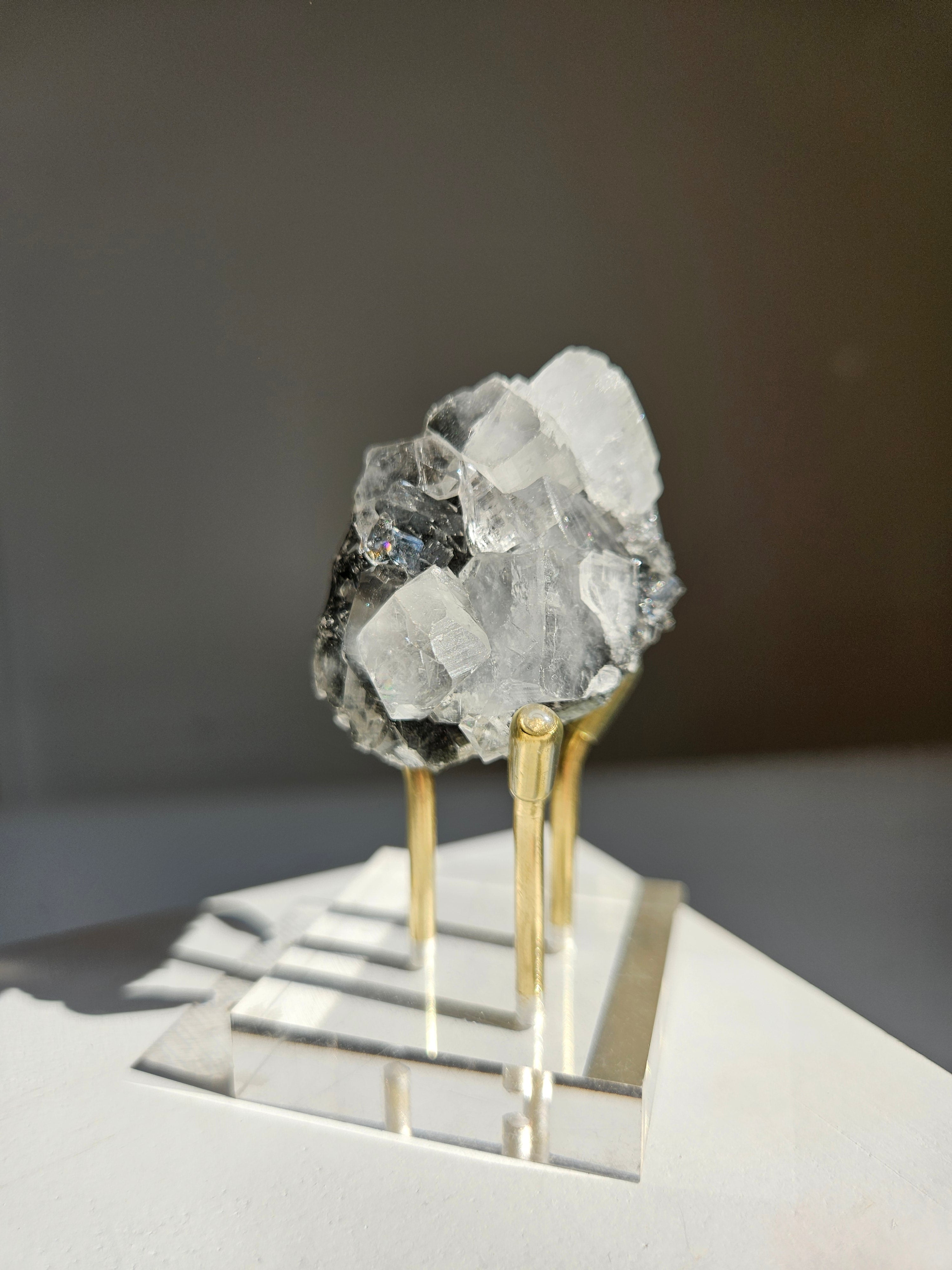Apophyllite on Black Chalcedony 001