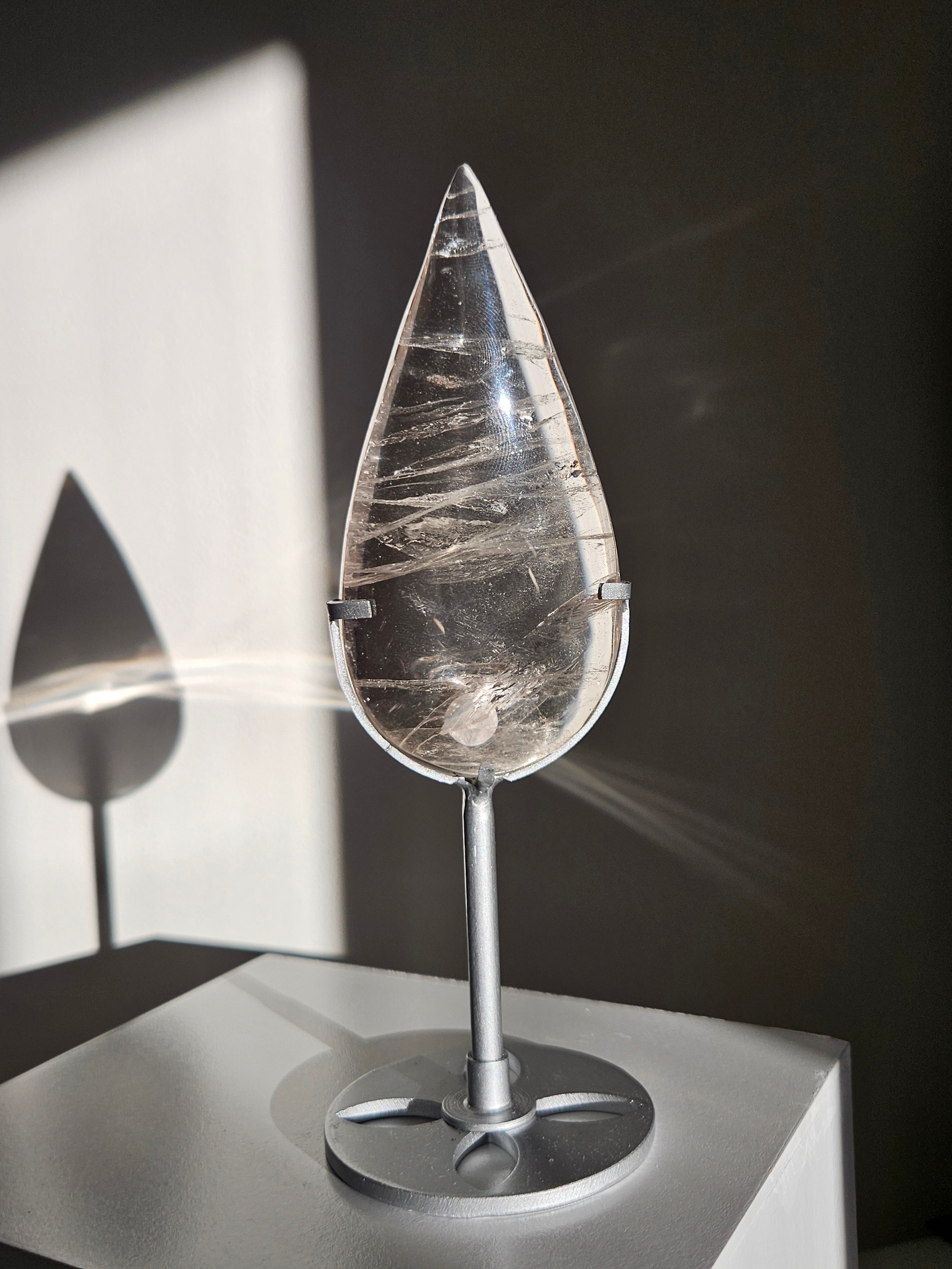 Quartz Teardrop on Stand 002