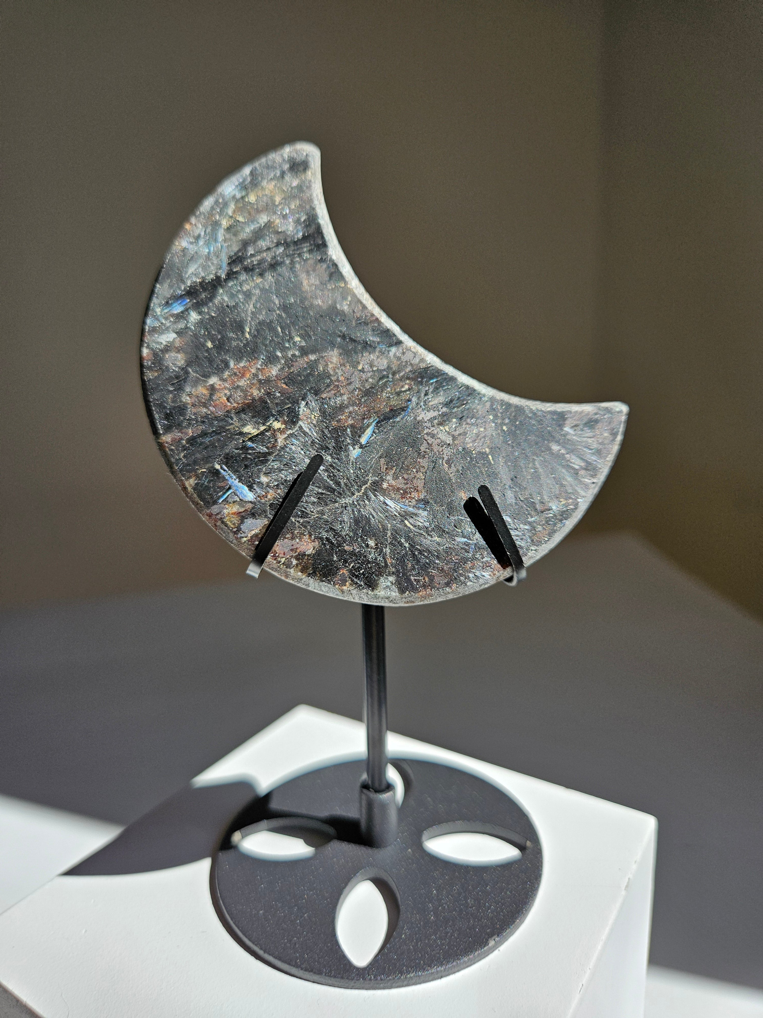 Arfvedsonite Moon 006