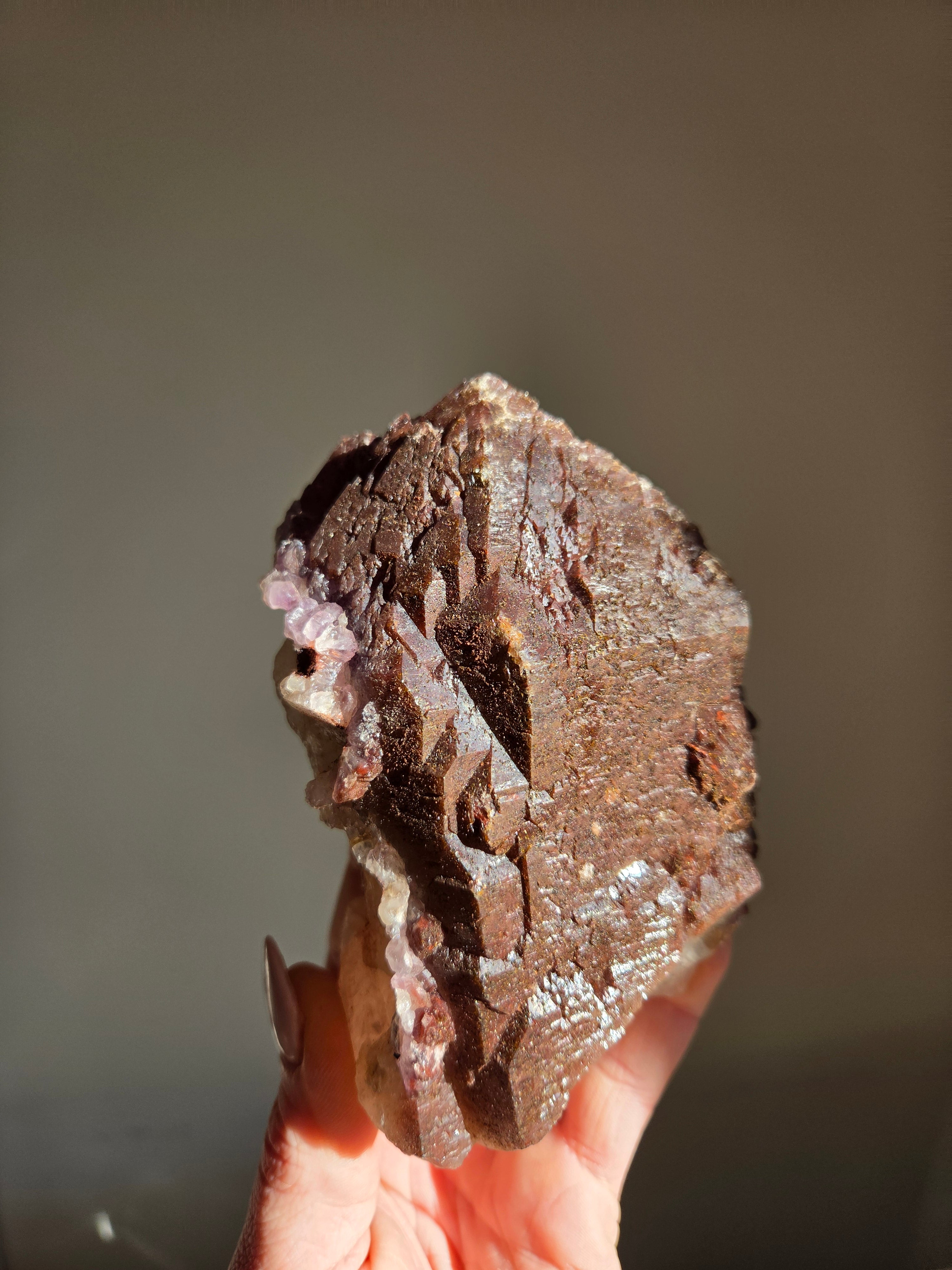 Hematite on Quartz x Amethyst 007