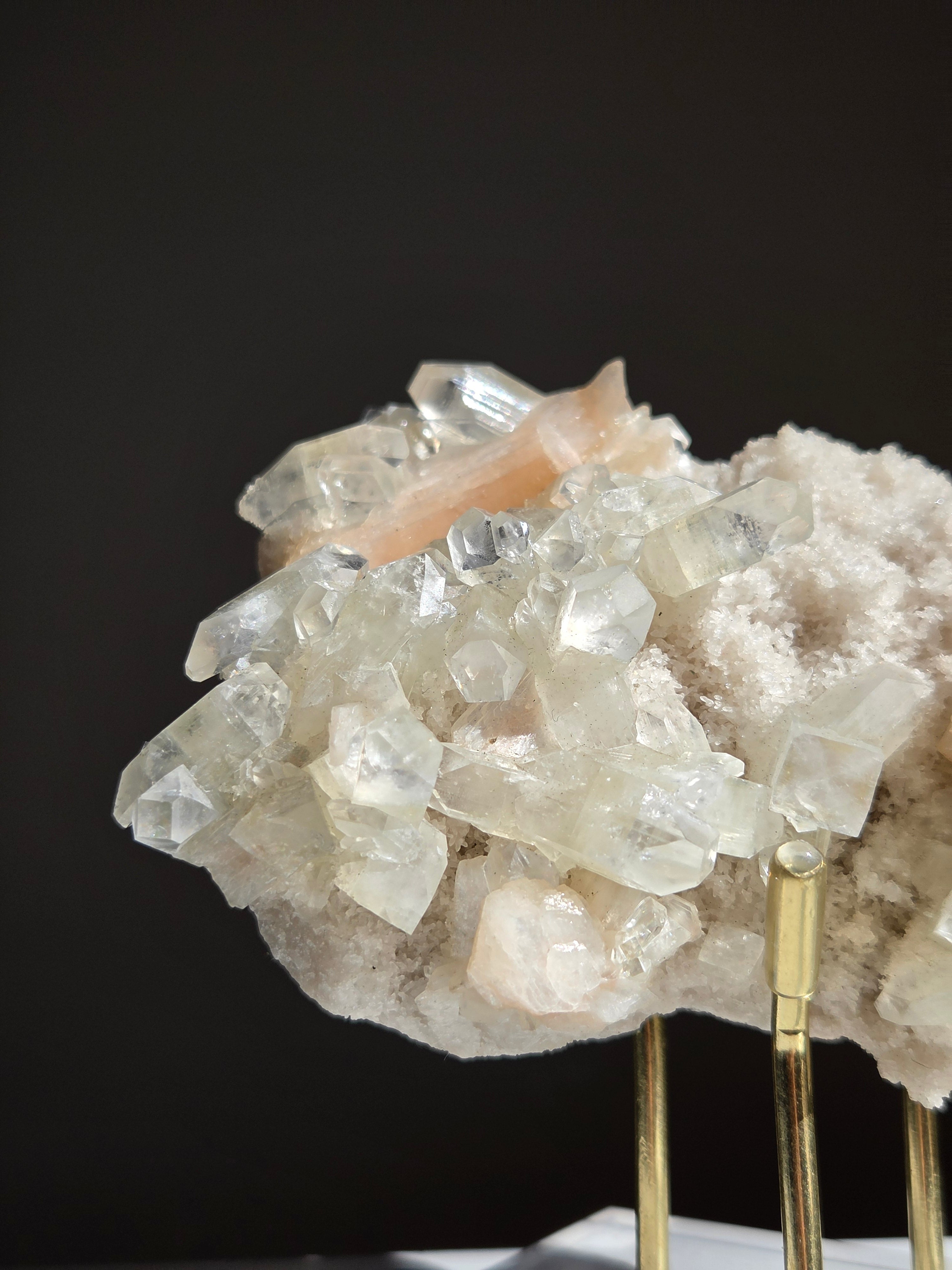 Apophyllite x Stilbite 005