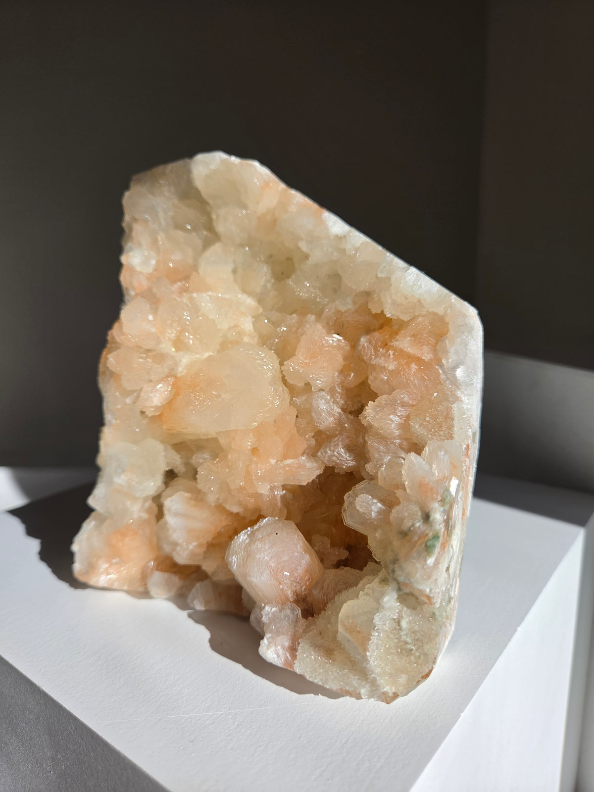 Apophyllite x Stilbite 003
