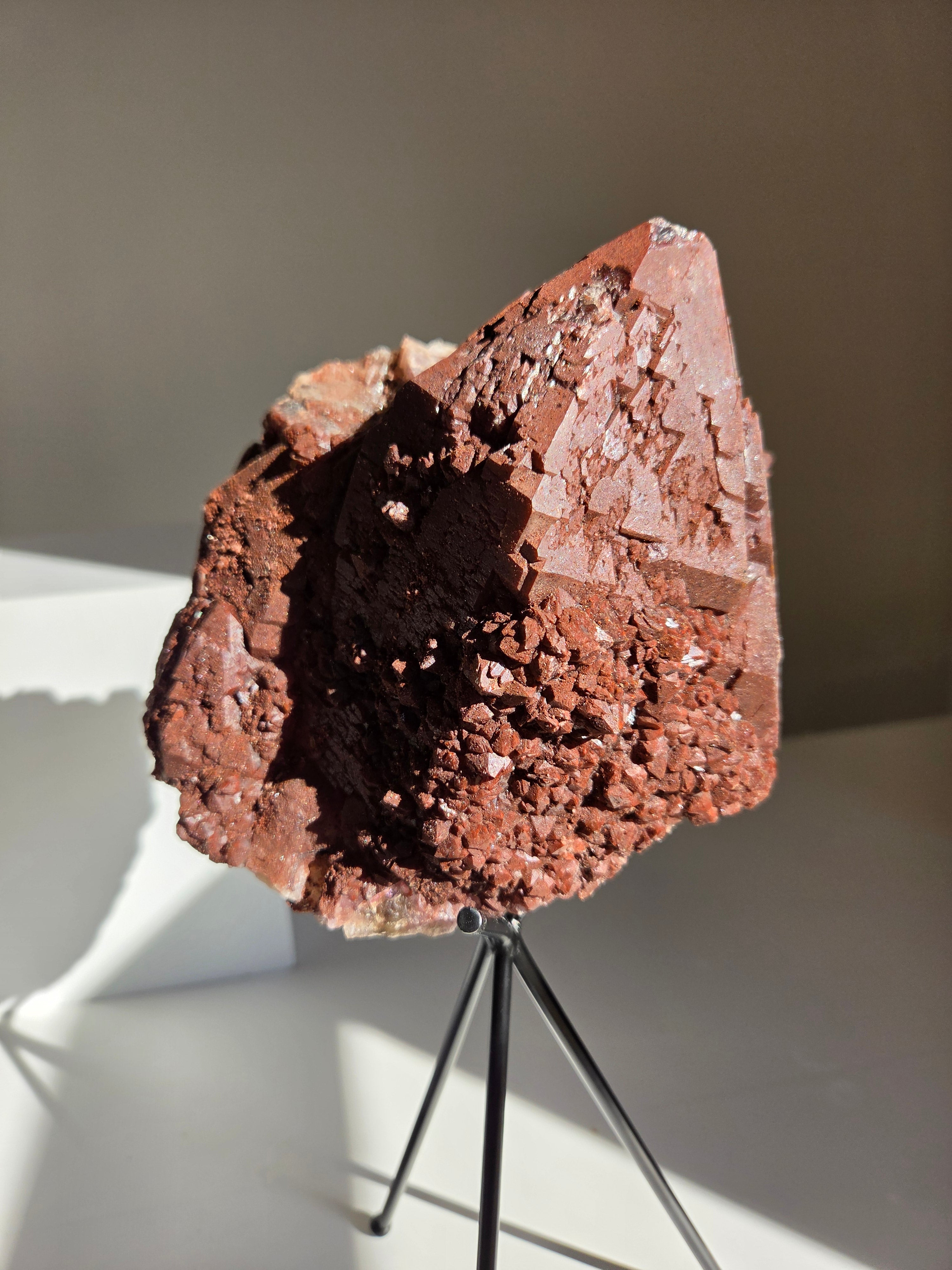 Hematite on Quartz x Amethyst 010