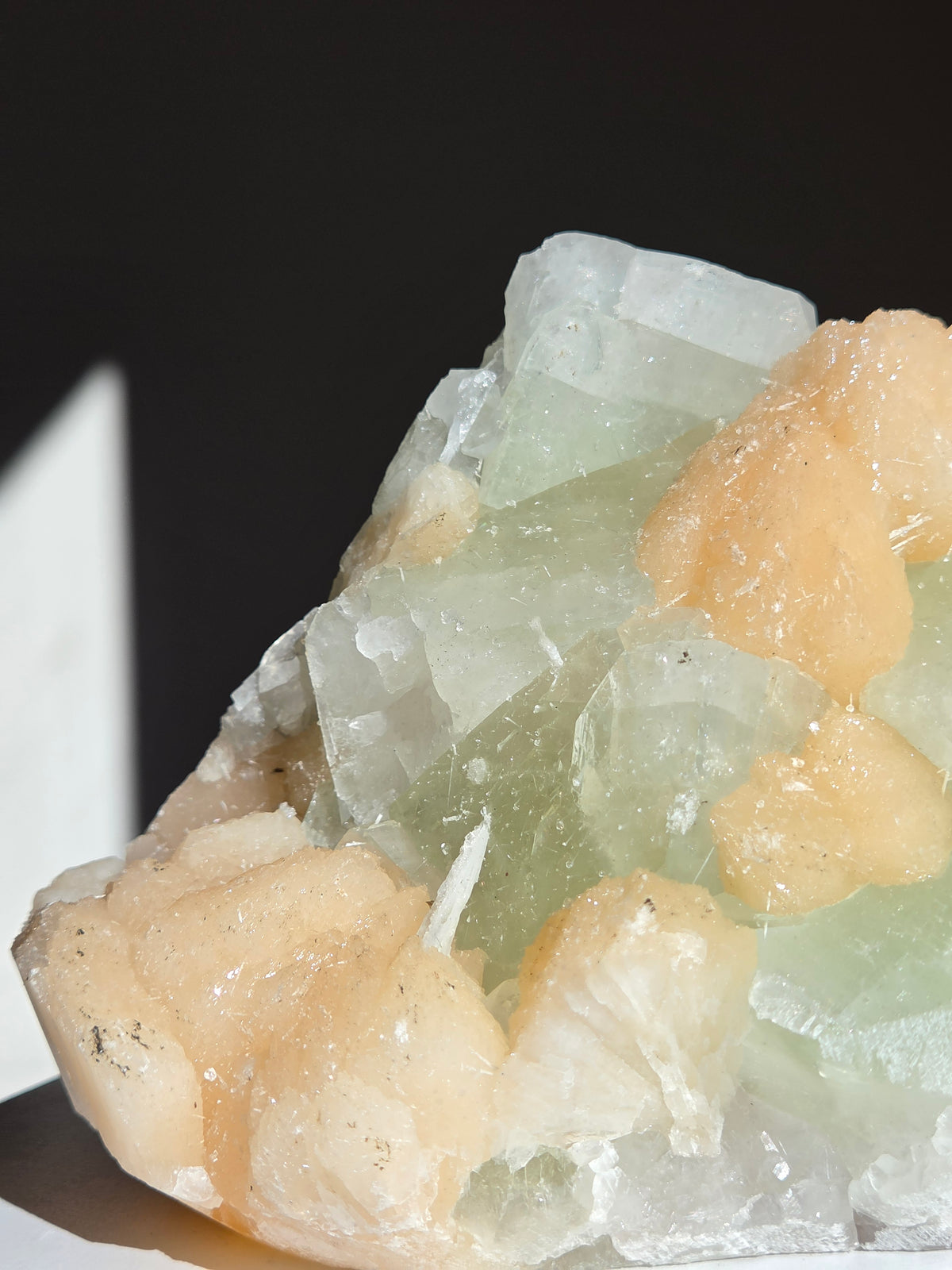Apophyllite x Stilbite 008