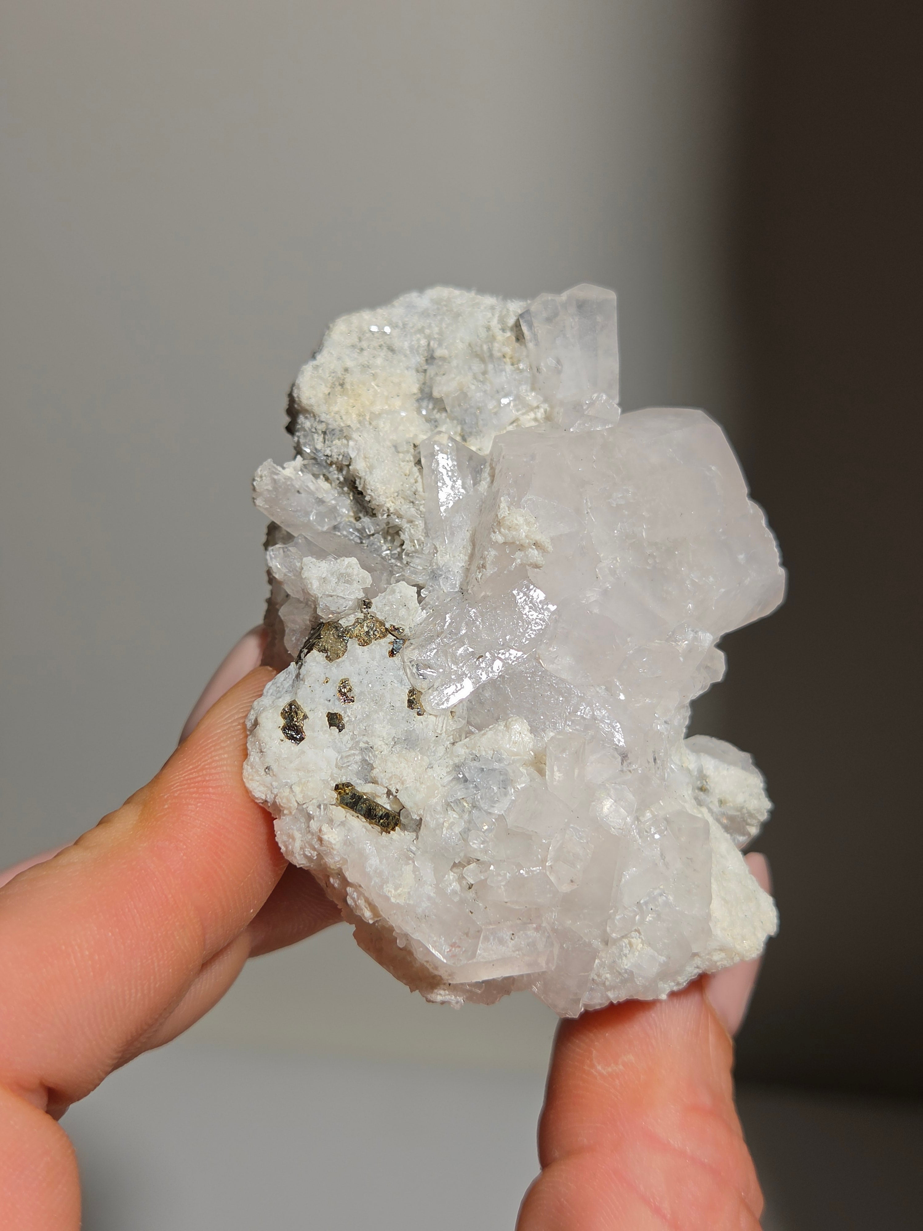 Pyrite x UV Calcite 001