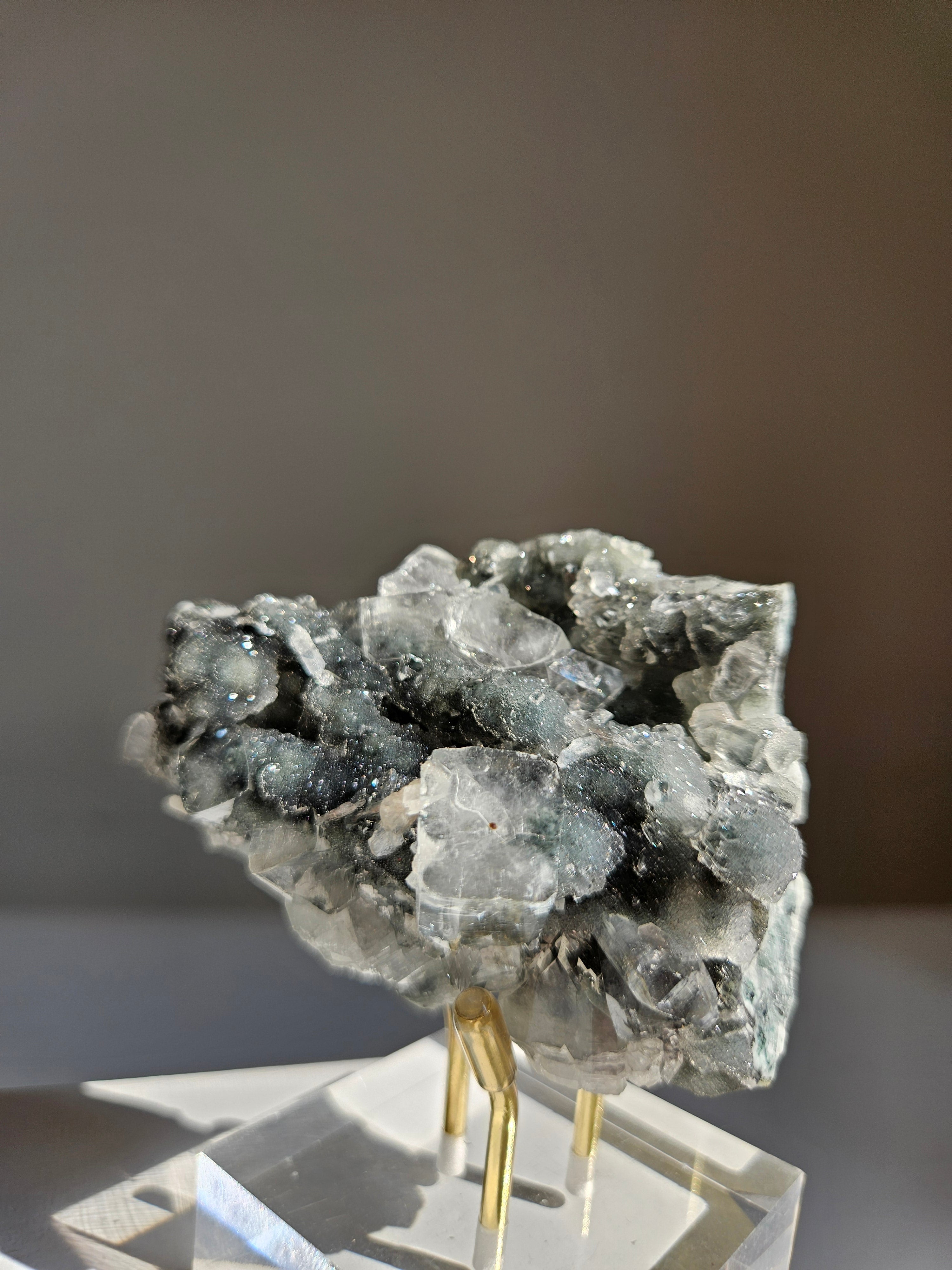 Apophyllite on Black Chalcedony 020