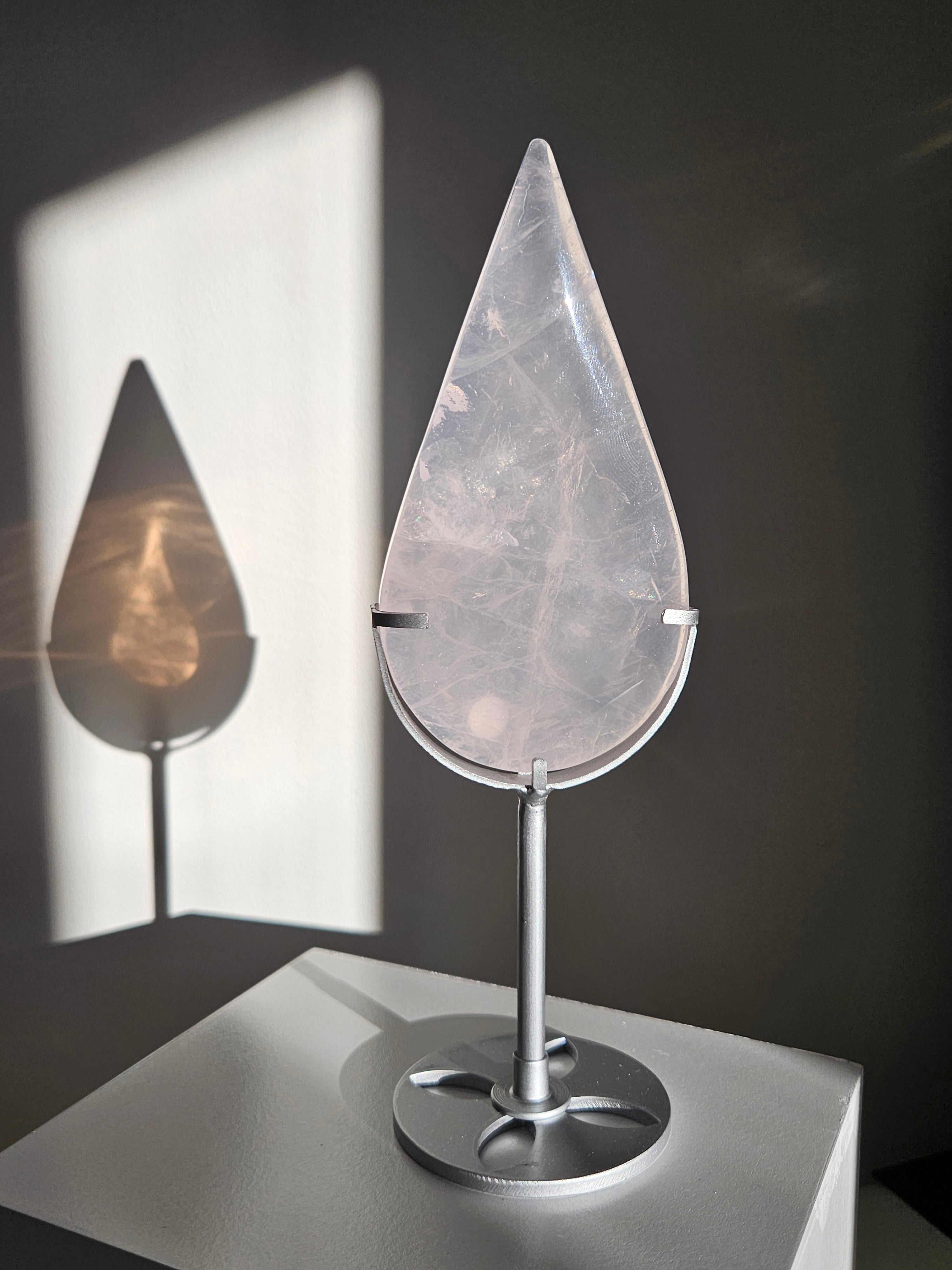 Rose Quartz Teardrop on Stand 001