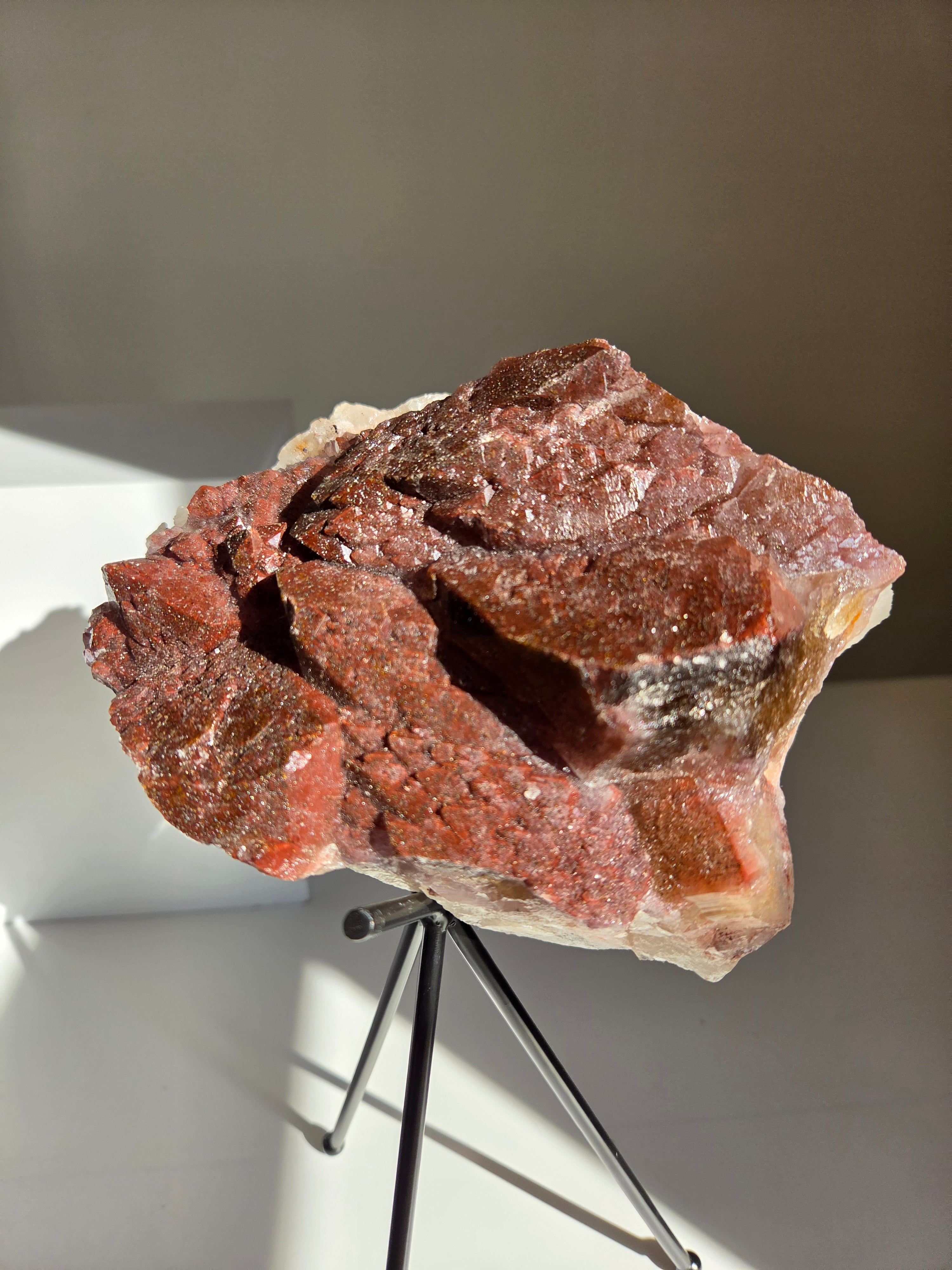 Hematite on Quartz x Amethyst 009