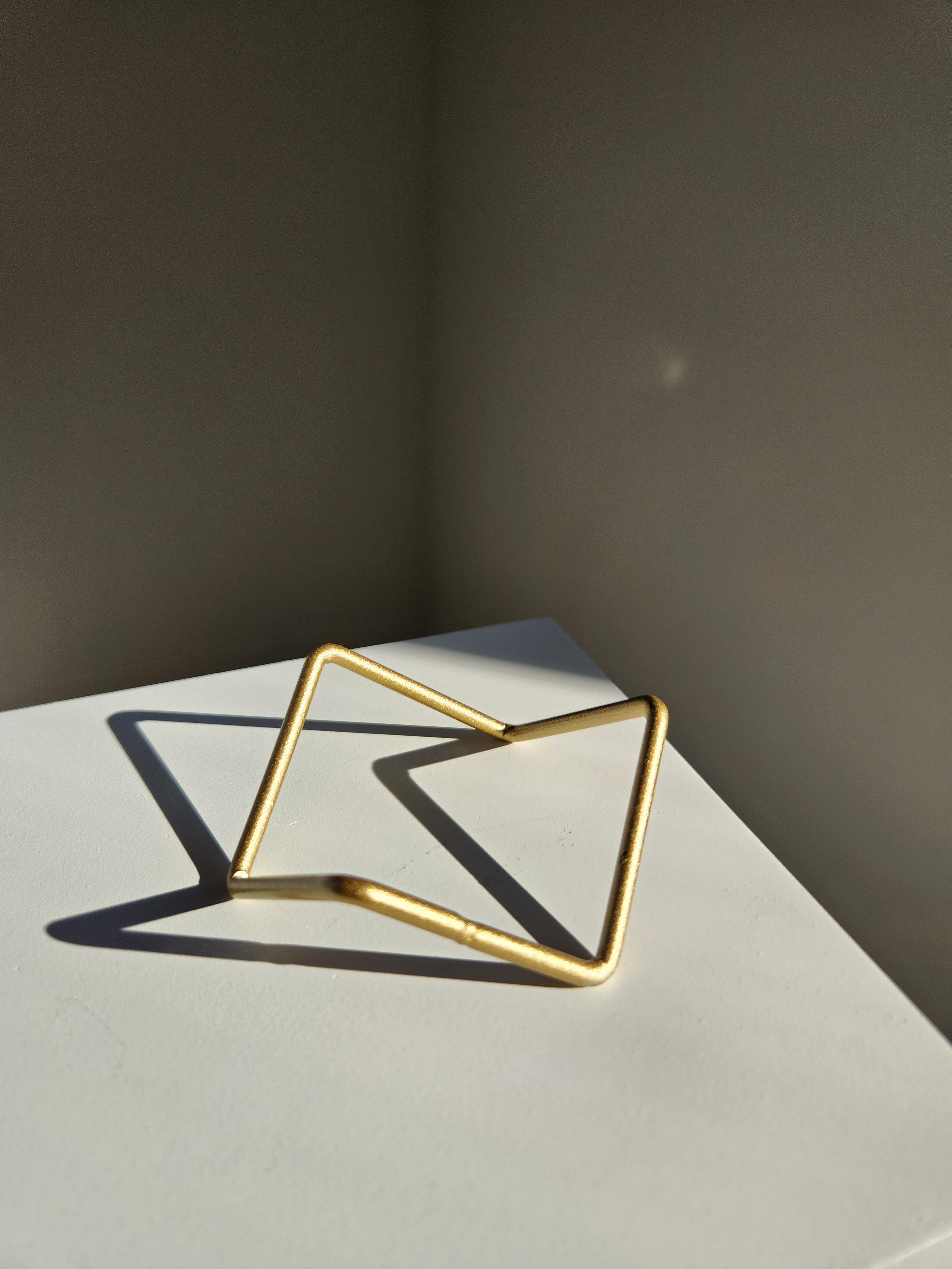 Geometric Sphere Stand