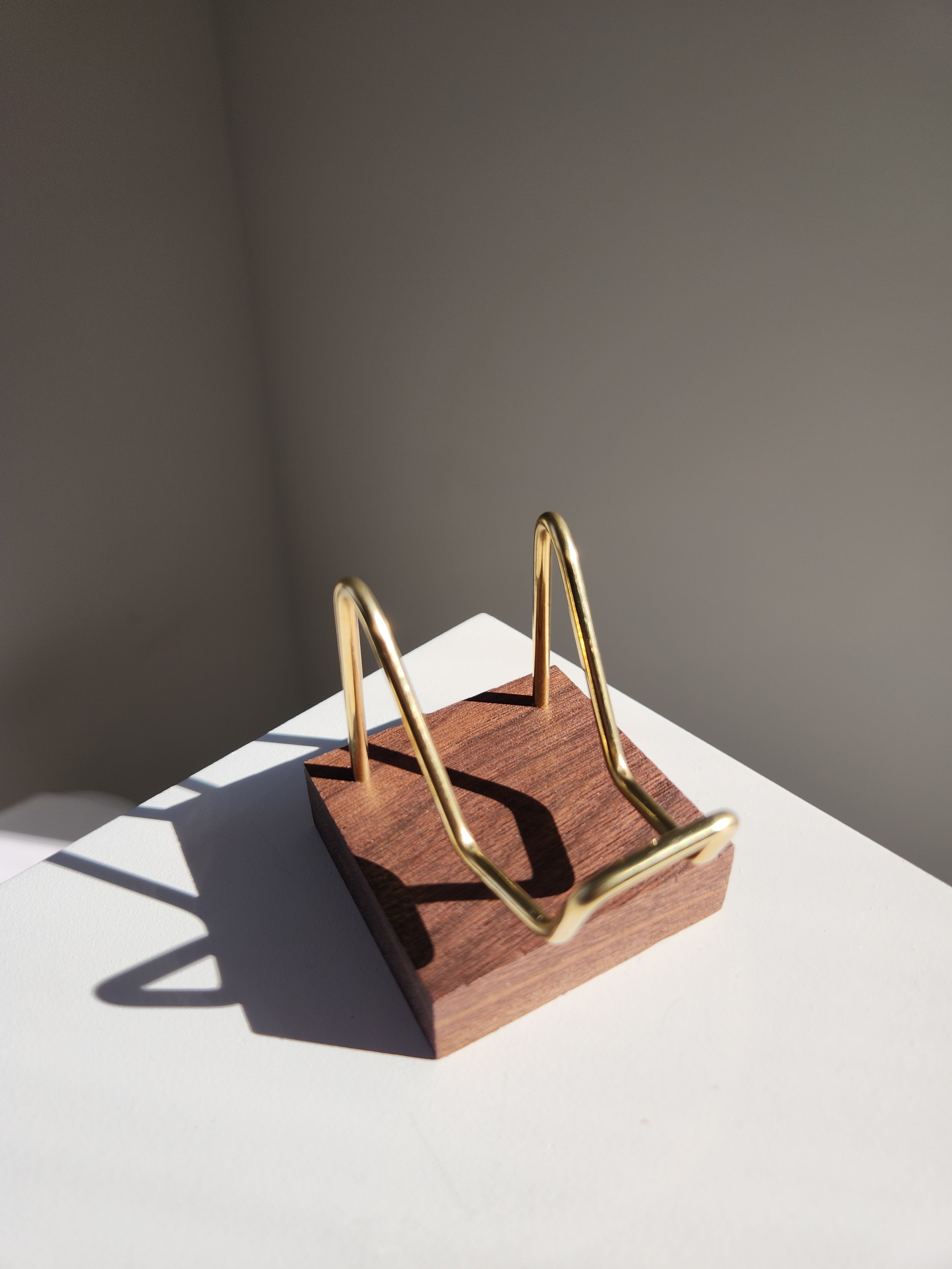 Wood | Gold Curve Stand